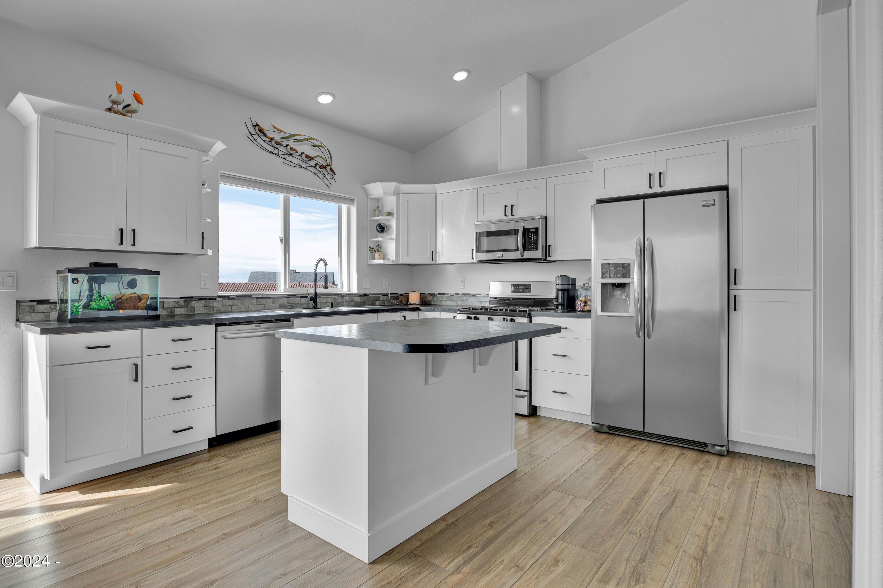 1791 NW Lincoln Loop