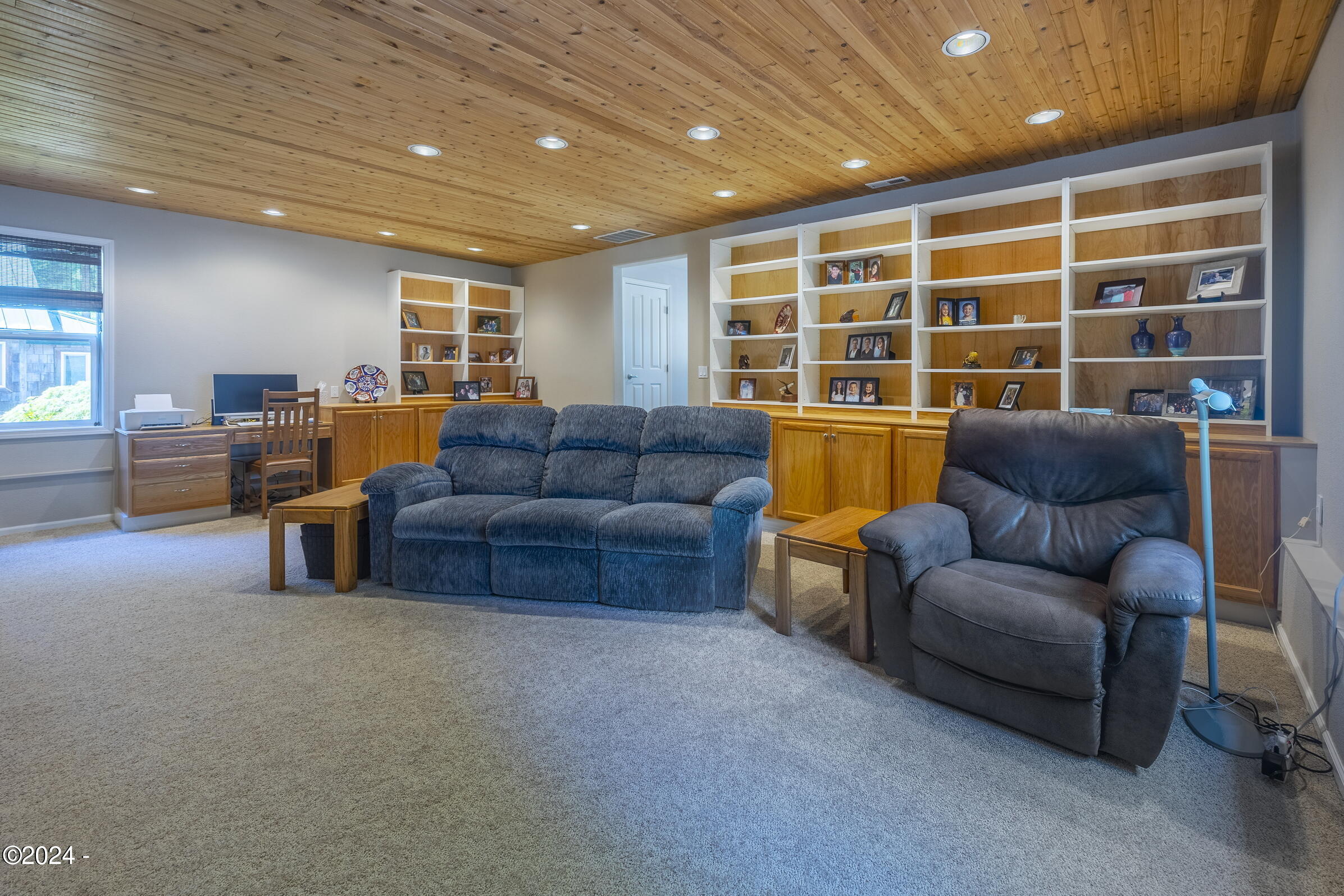 1756 NE Yaquina Heights Drive