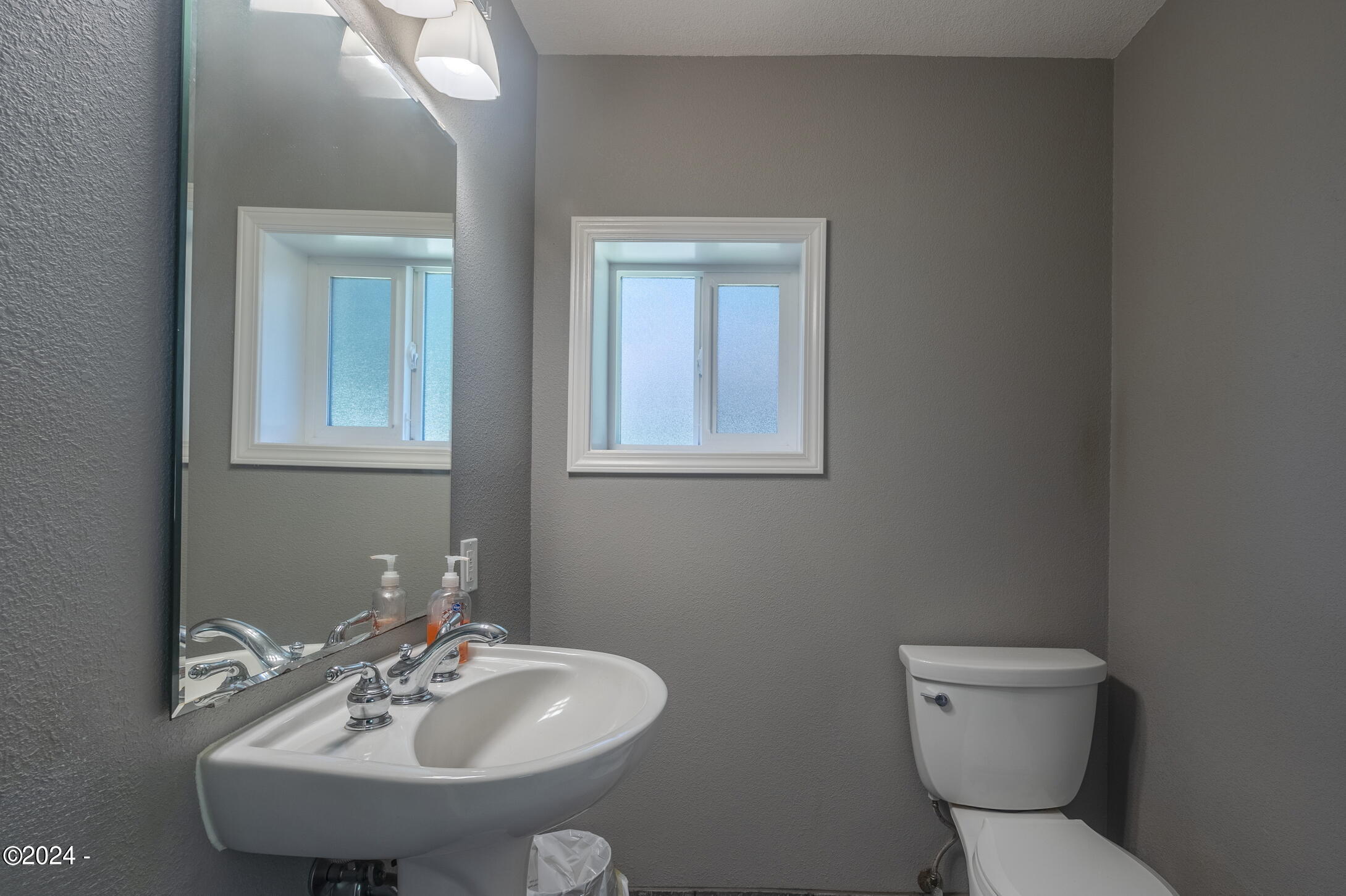 1756 NE Yaquina Heights Drive