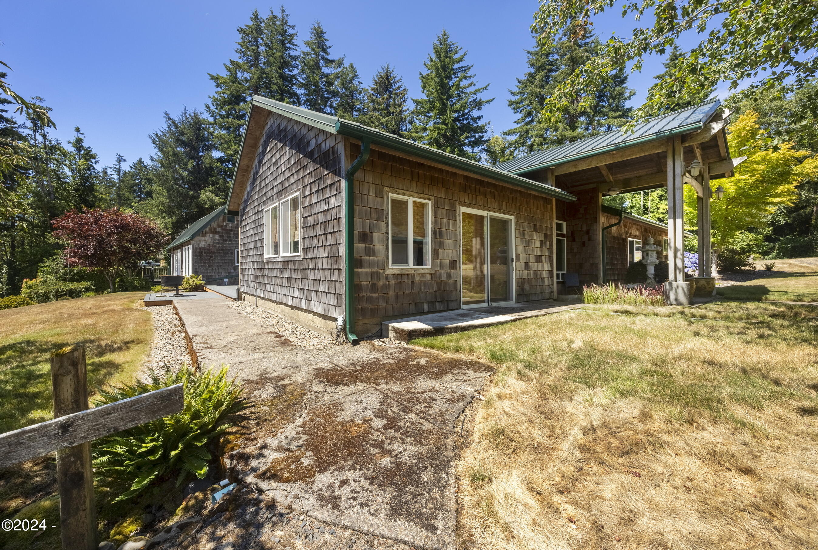 1756 NE Yaquina Heights Drive