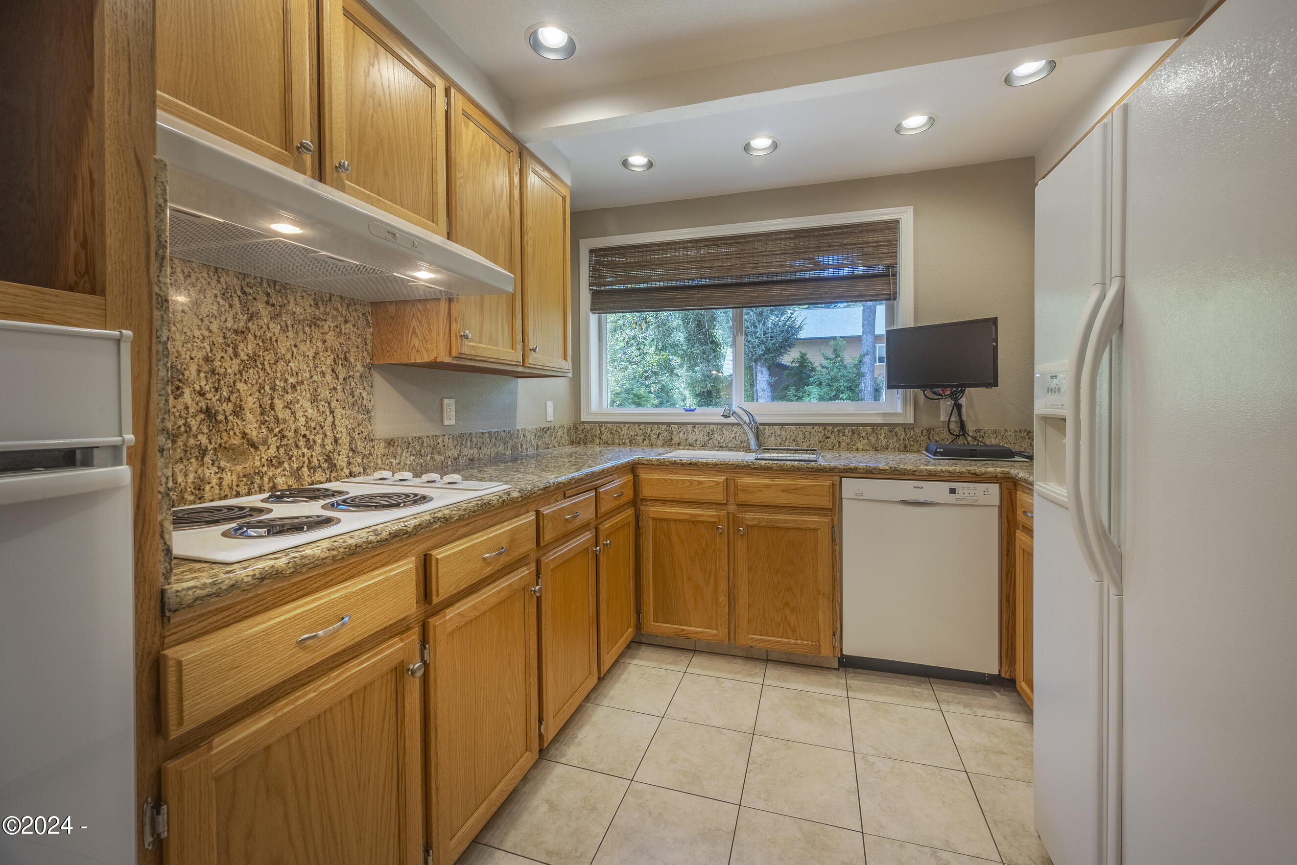 1756 NE Yaquina Heights Drive