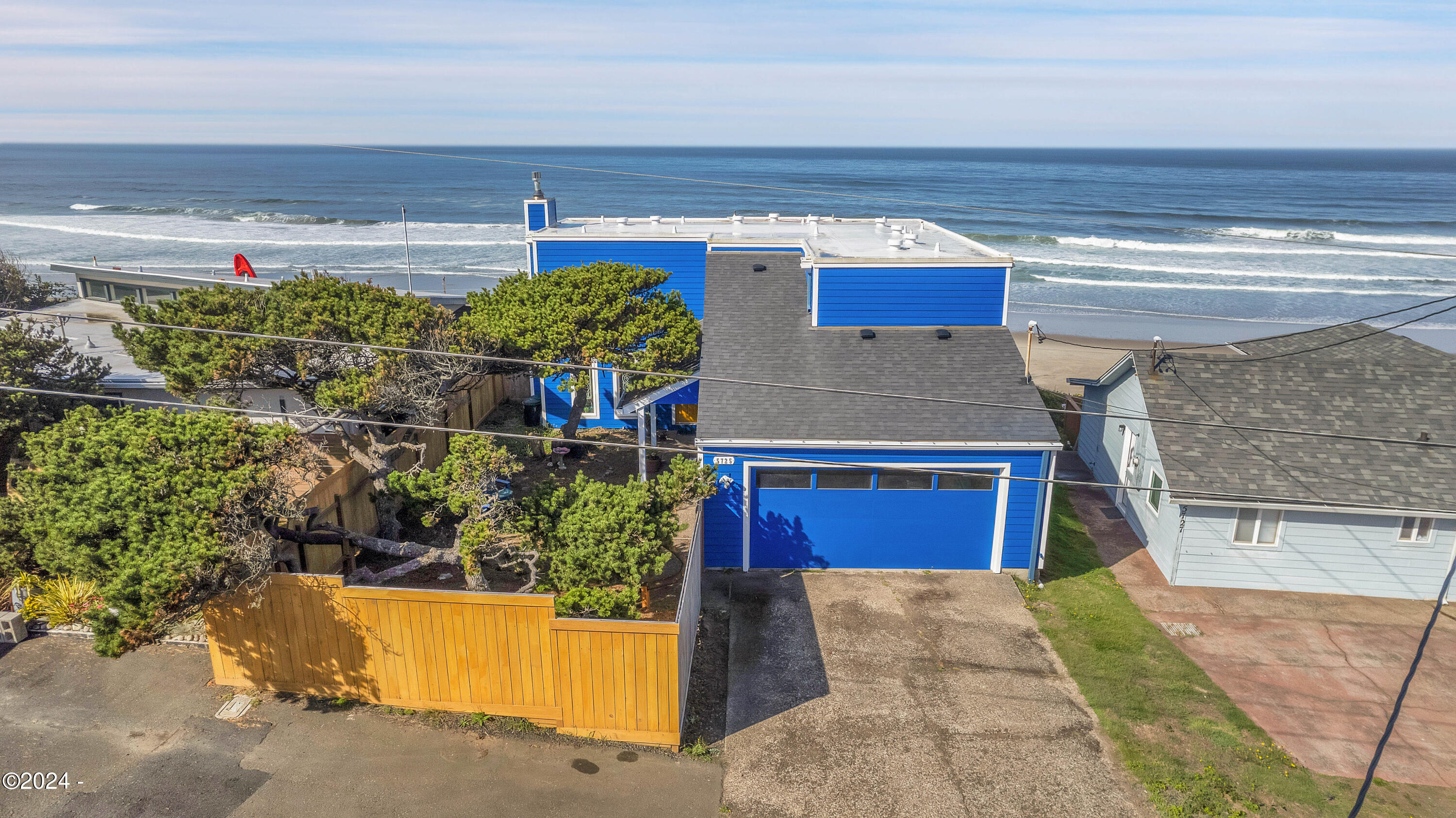 5725 NW Jetty Avenue