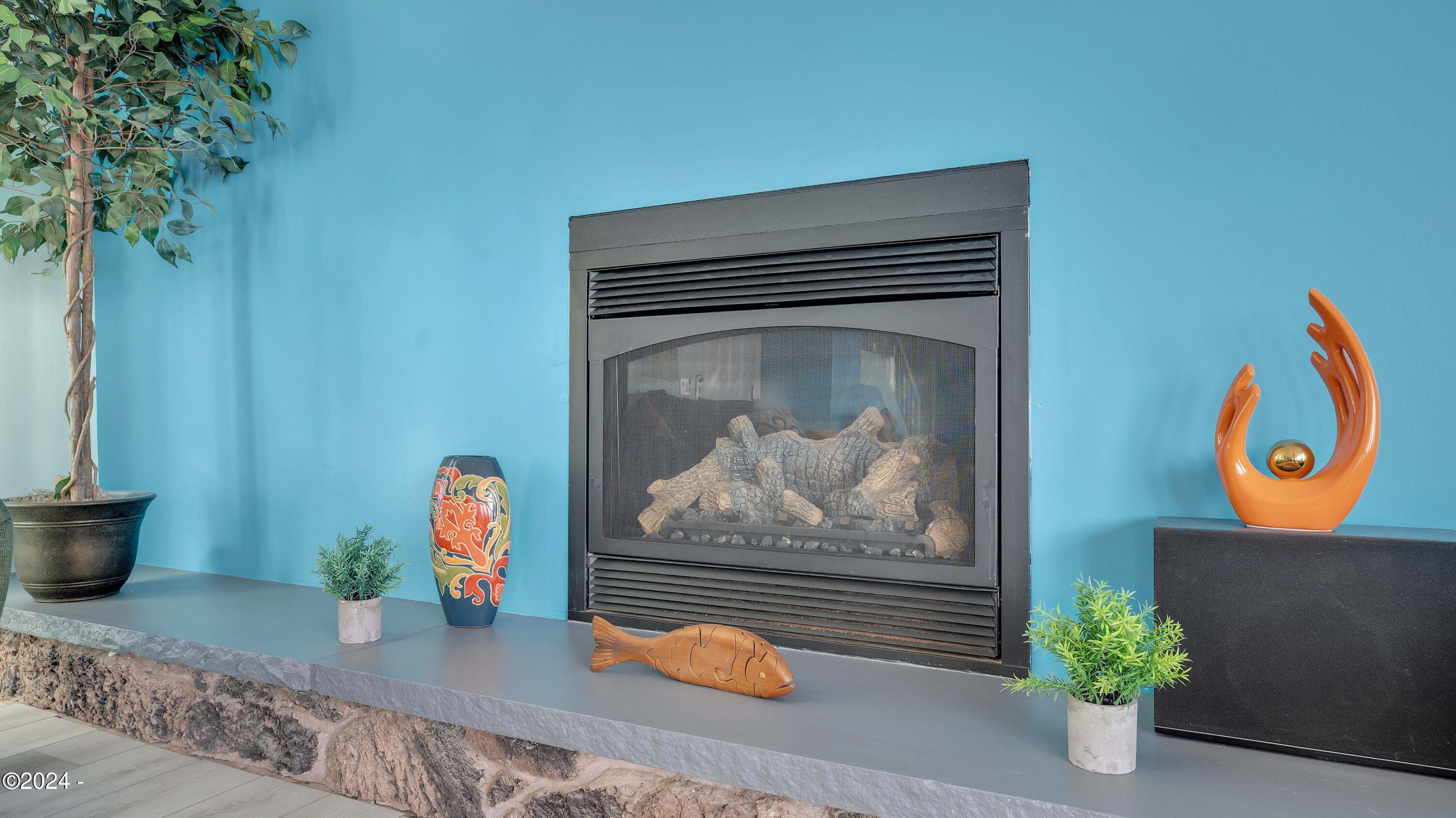 5725 NW Jetty Avenue