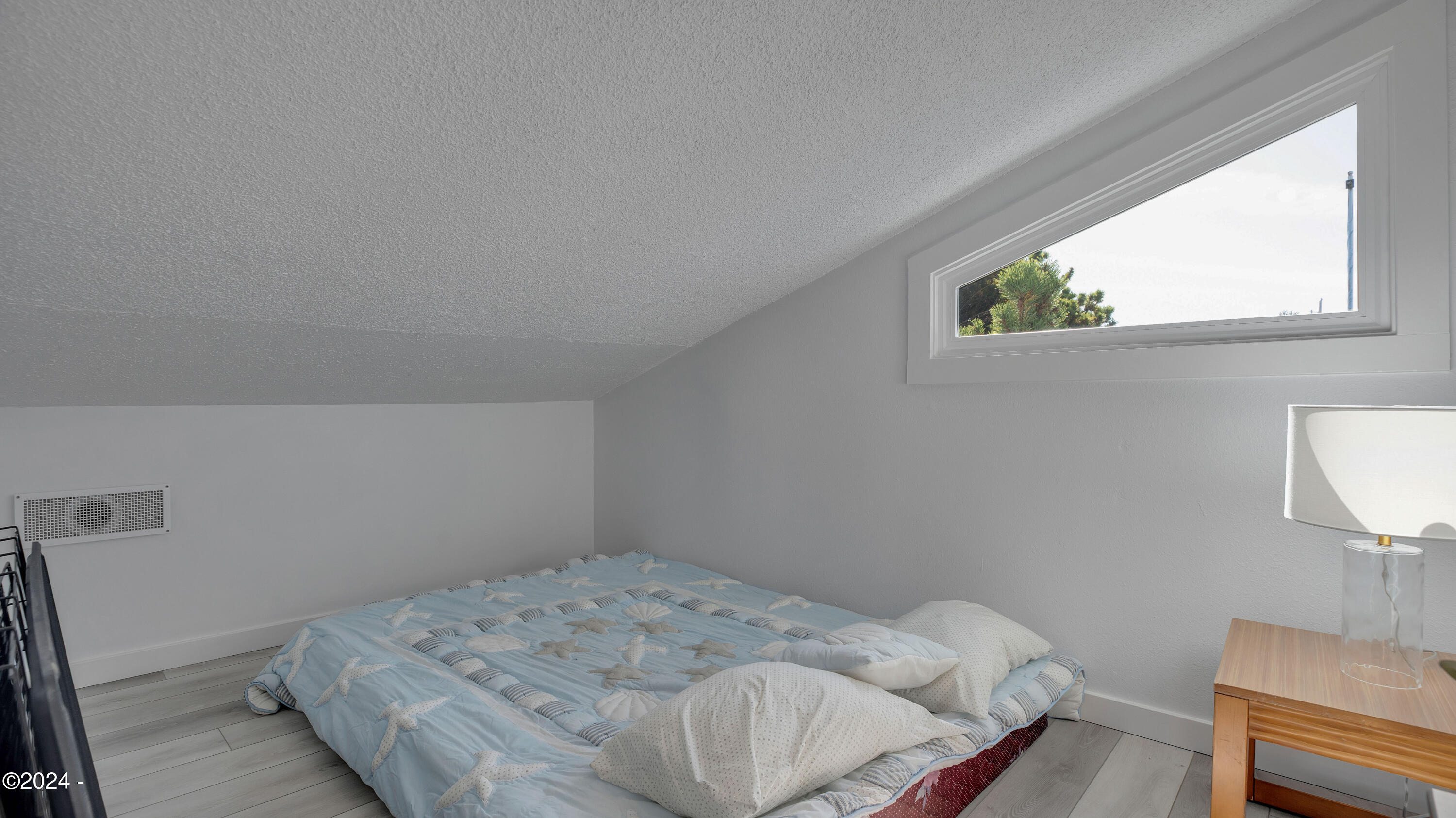 5725 NW Jetty Avenue