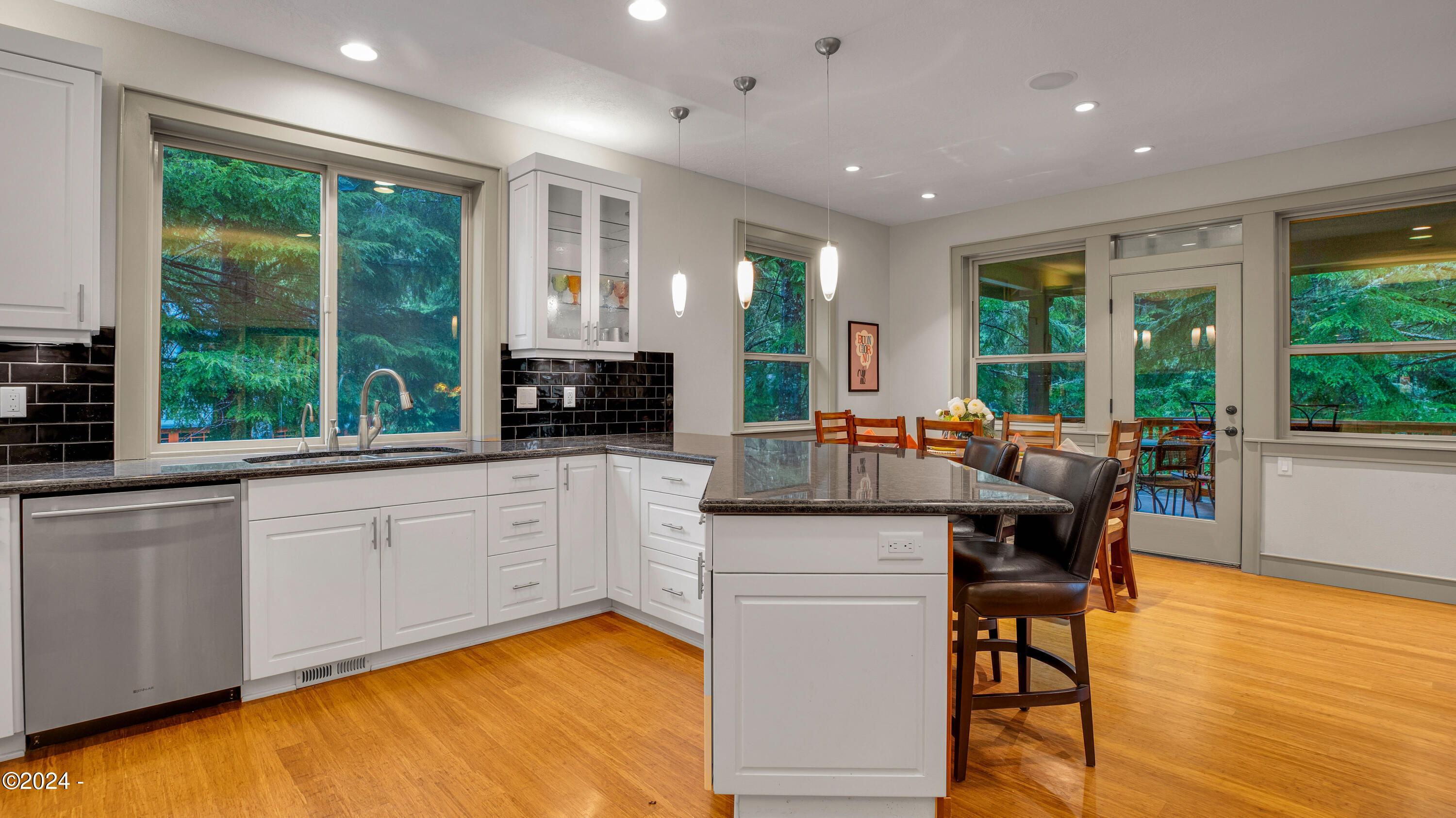 451 Summit View Lane