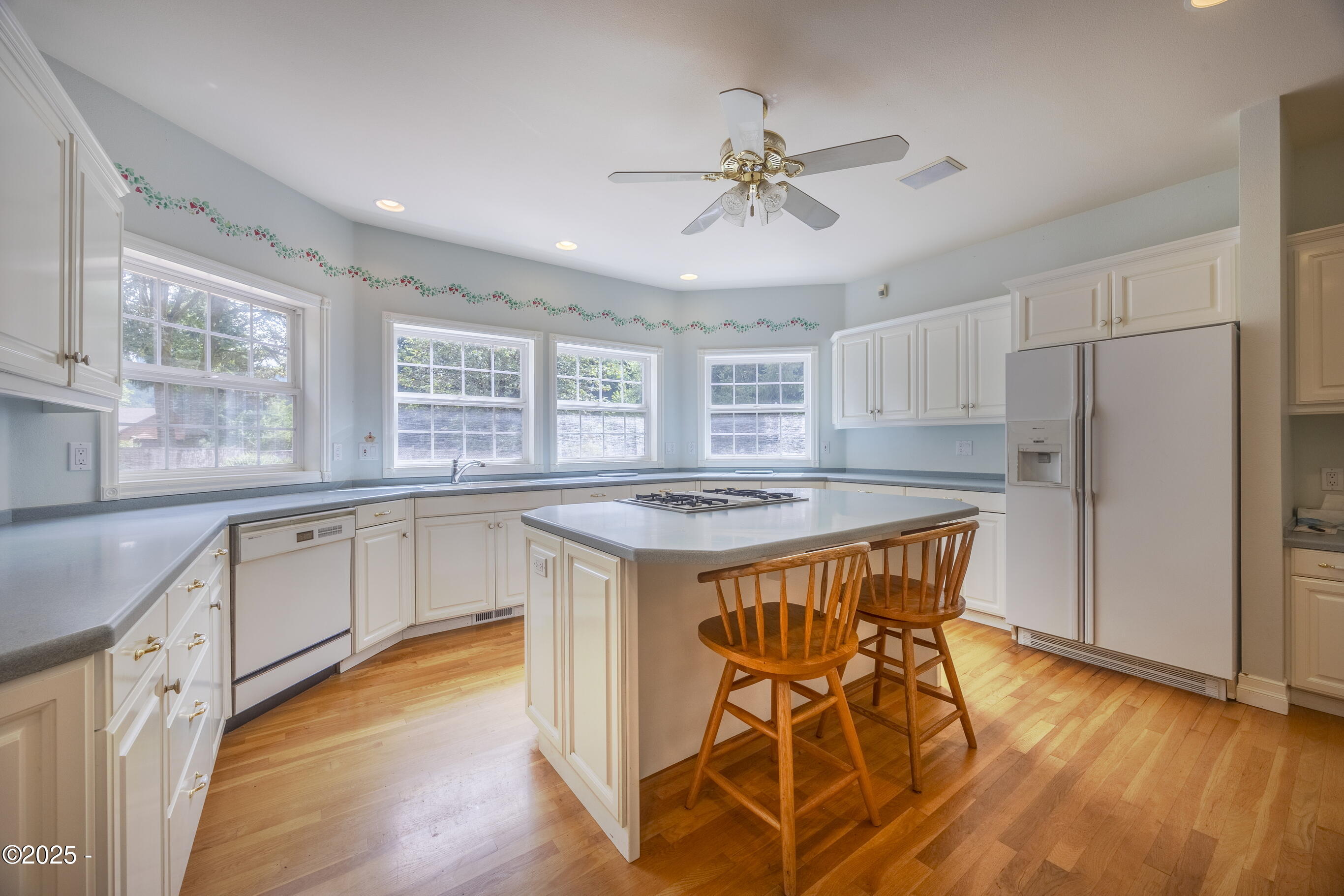 360 N Deerlane Drive