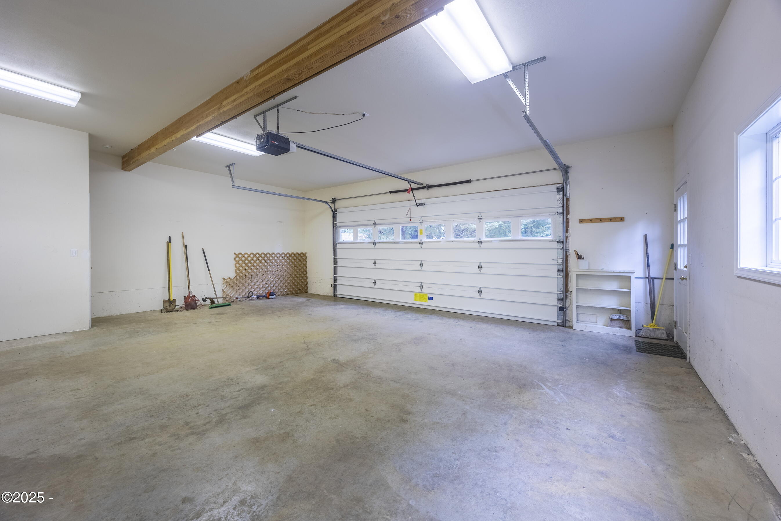 360 N Deerlane Drive