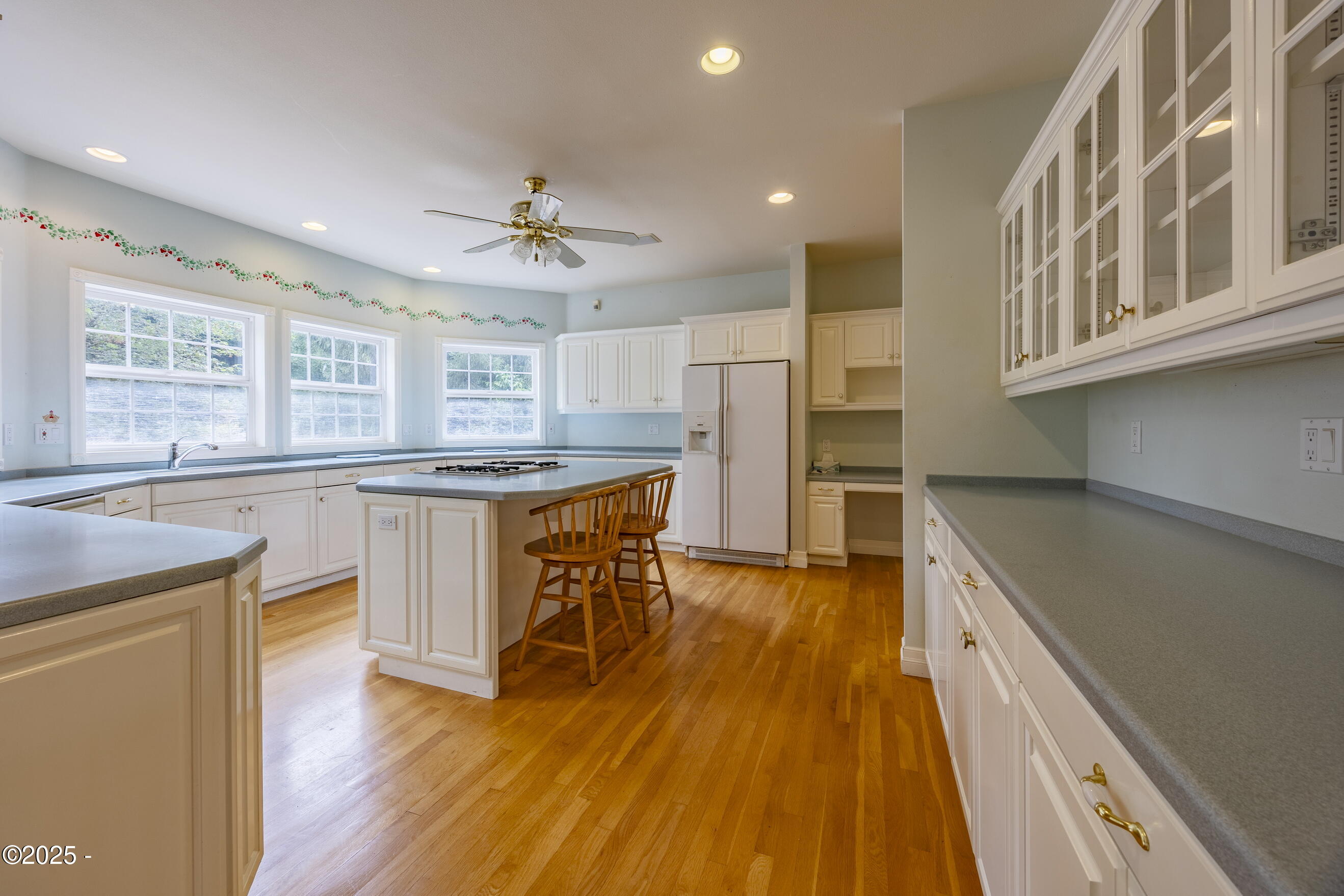 360 N Deerlane Drive