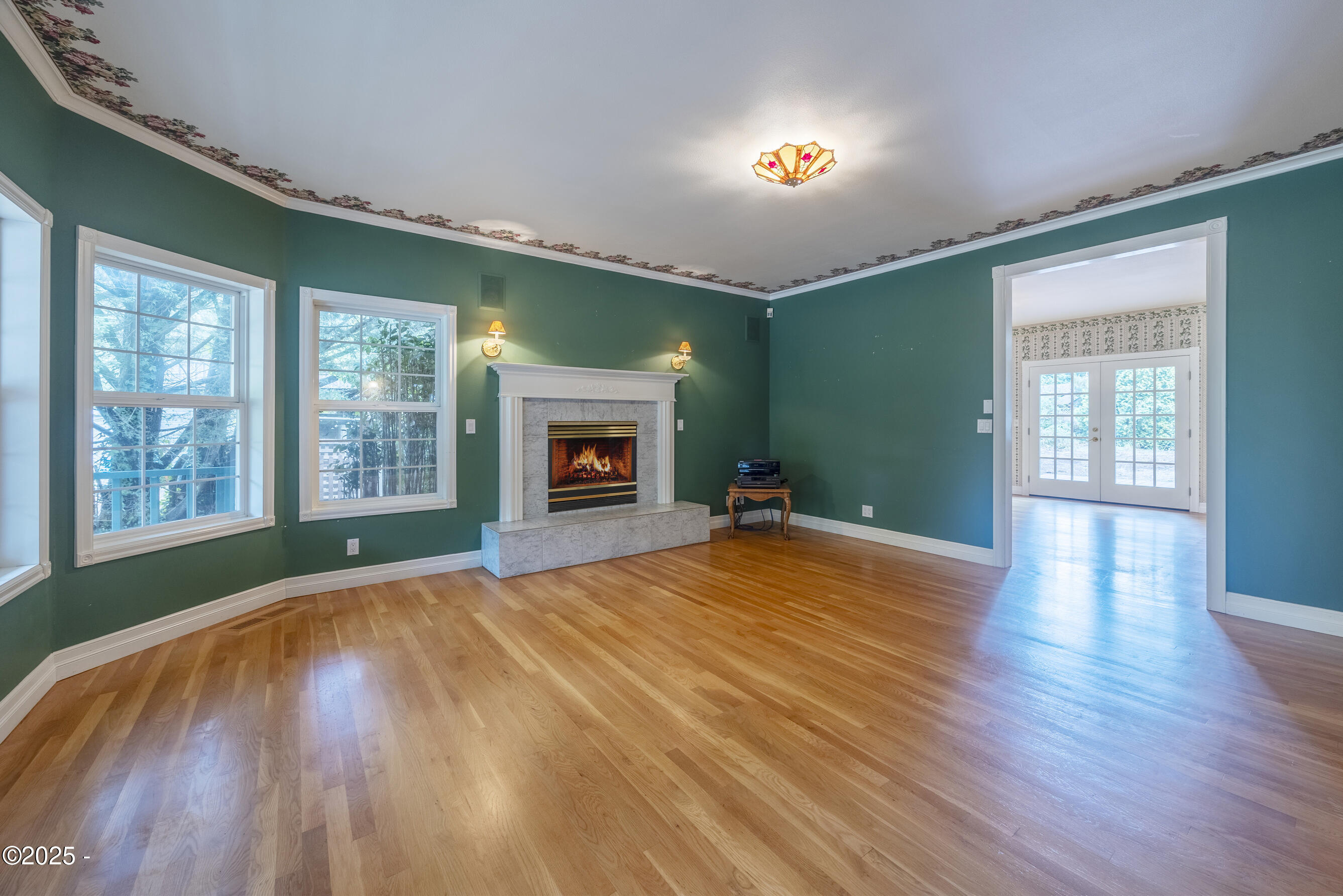 360 N Deerlane Drive