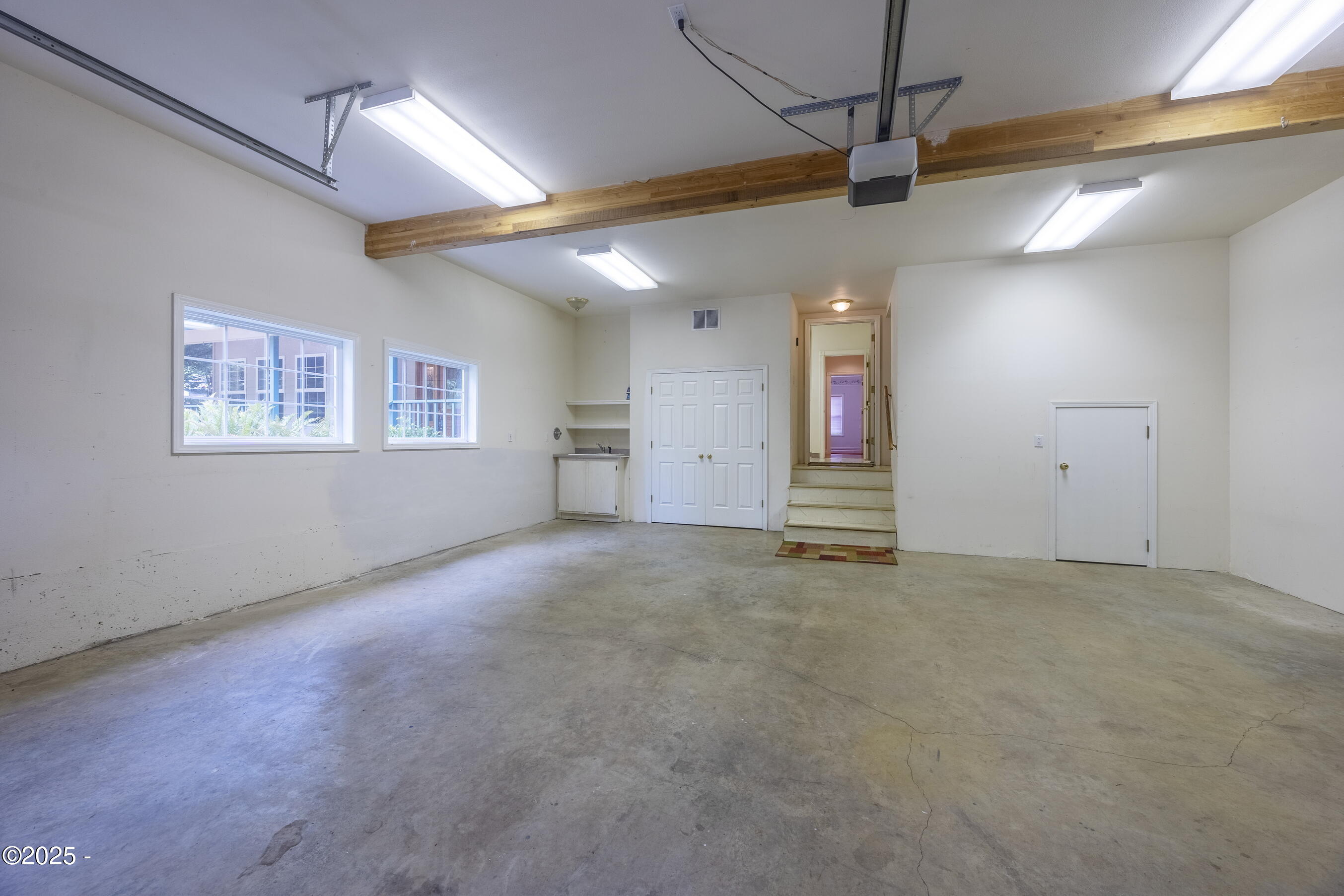 360 N Deerlane Drive