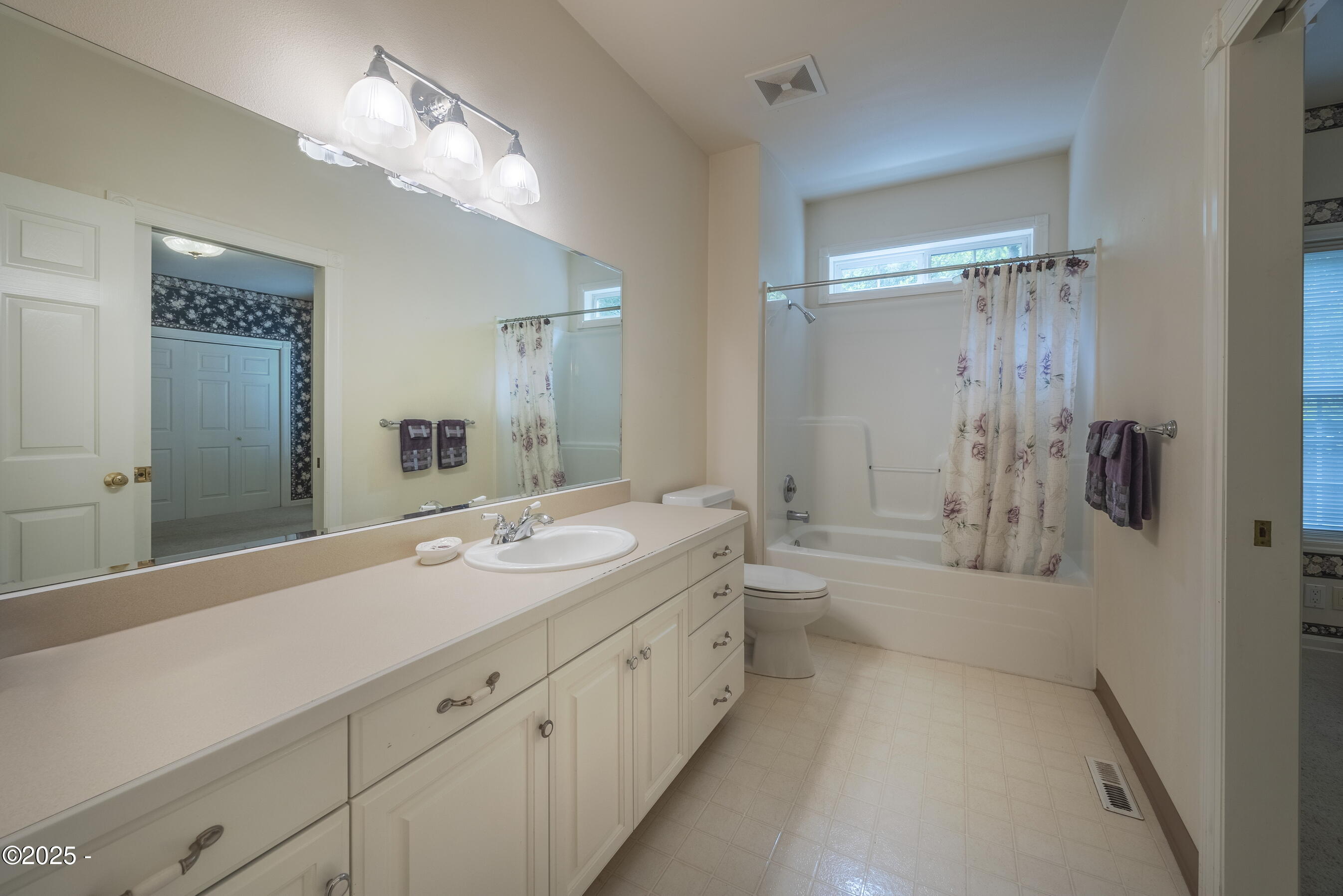 360 N Deerlane Drive