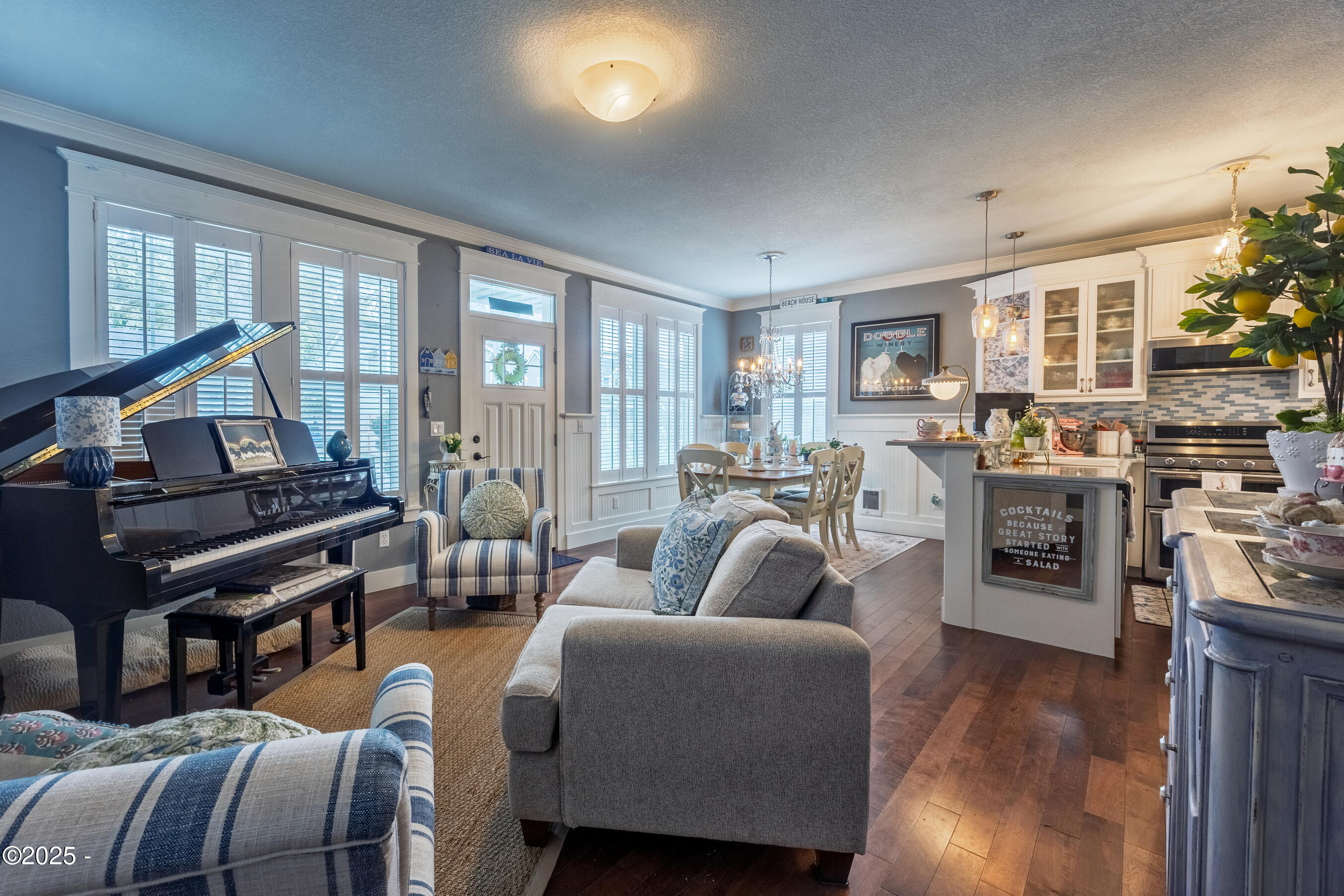 2753 SW Coast Avenue