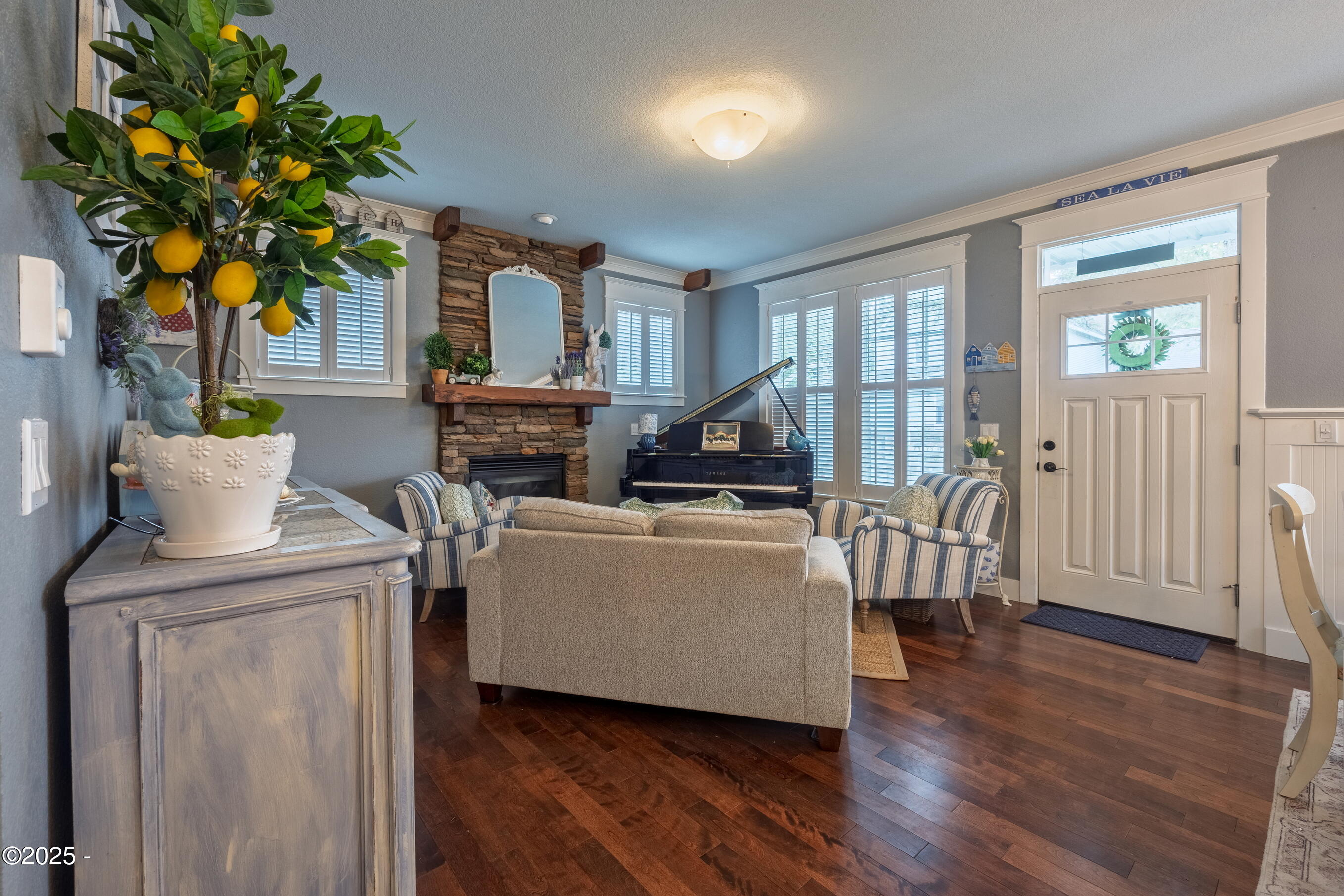 2753 SW Coast Avenue