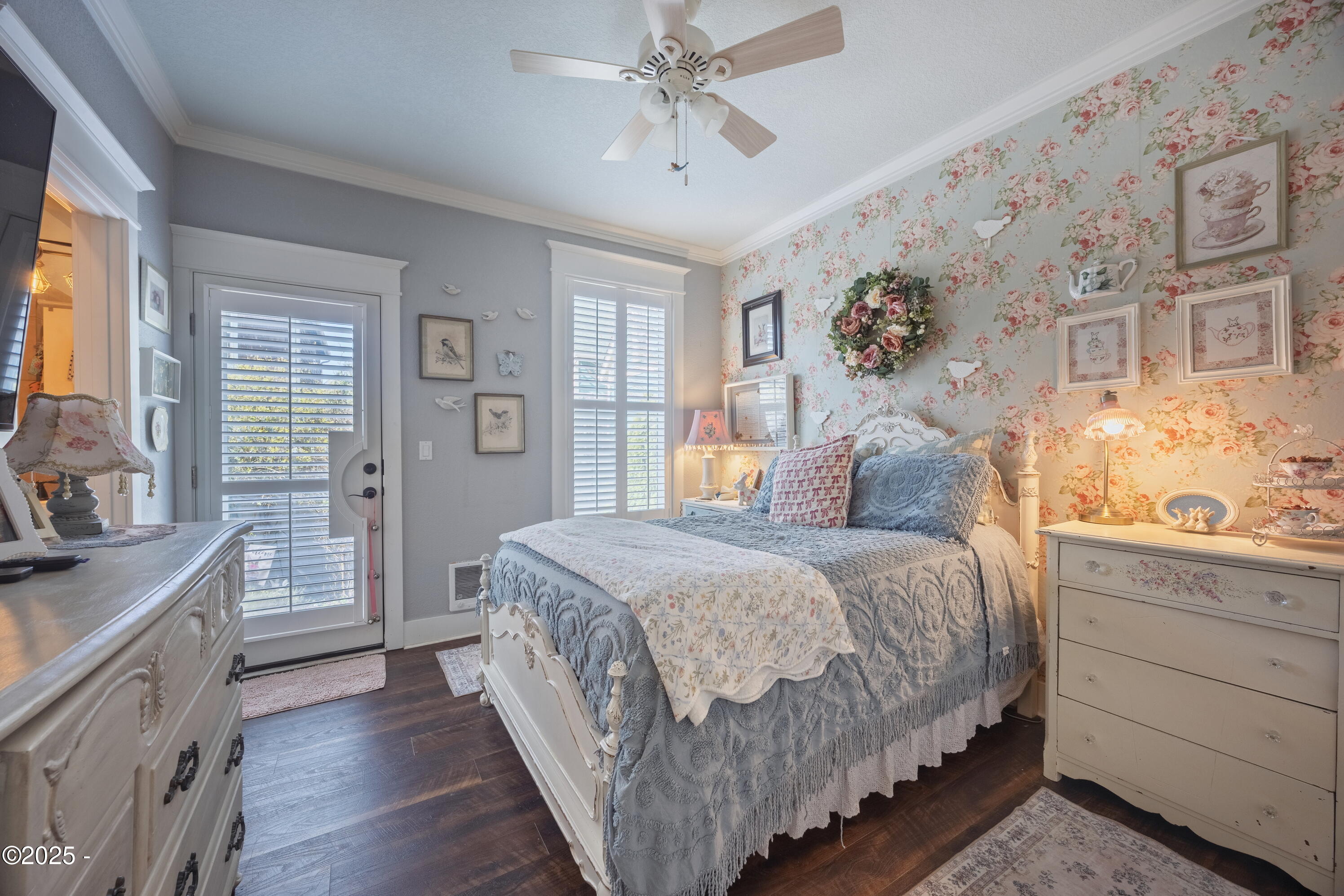 2753 SW Coast Avenue