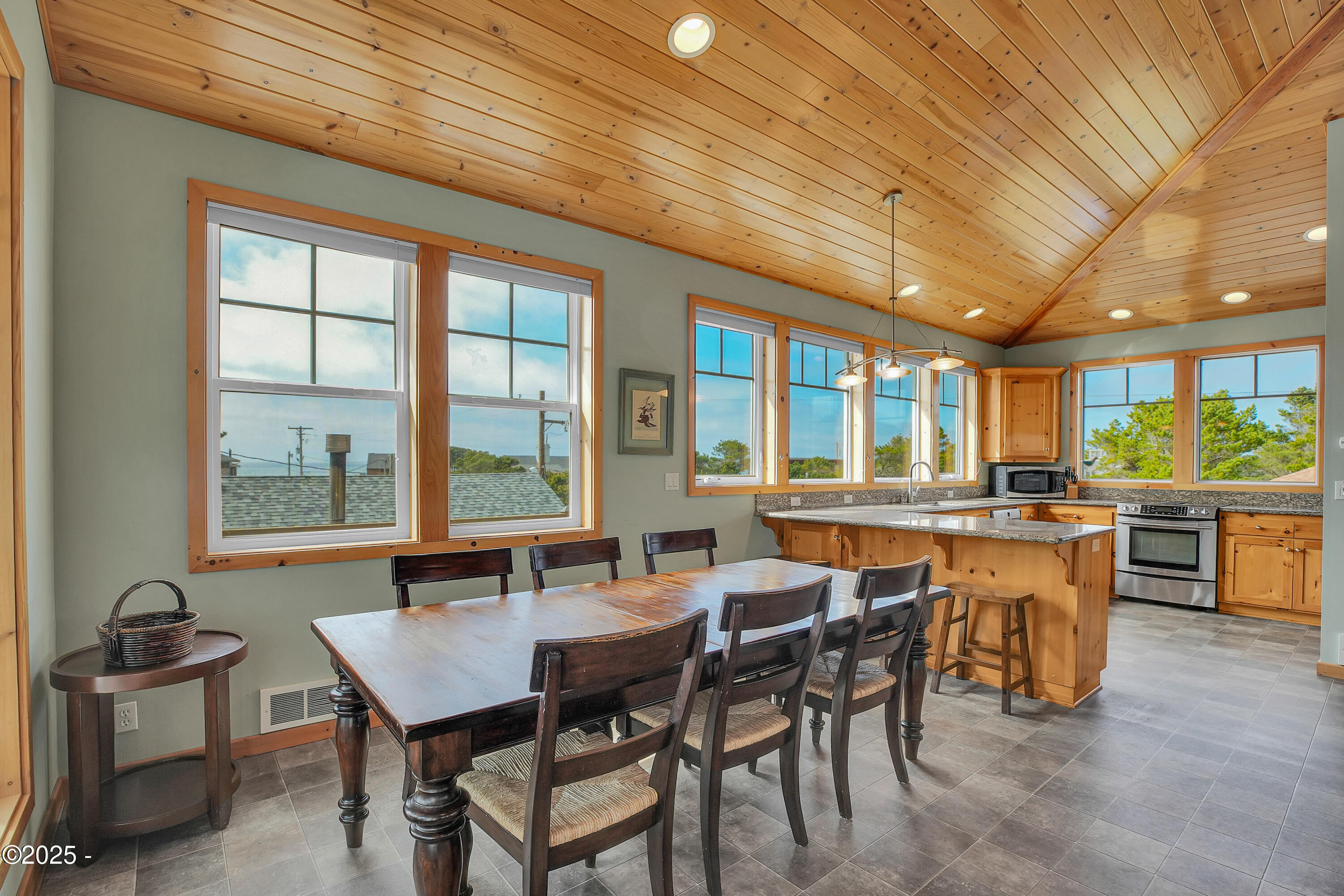 4365 Sheridan Avenue