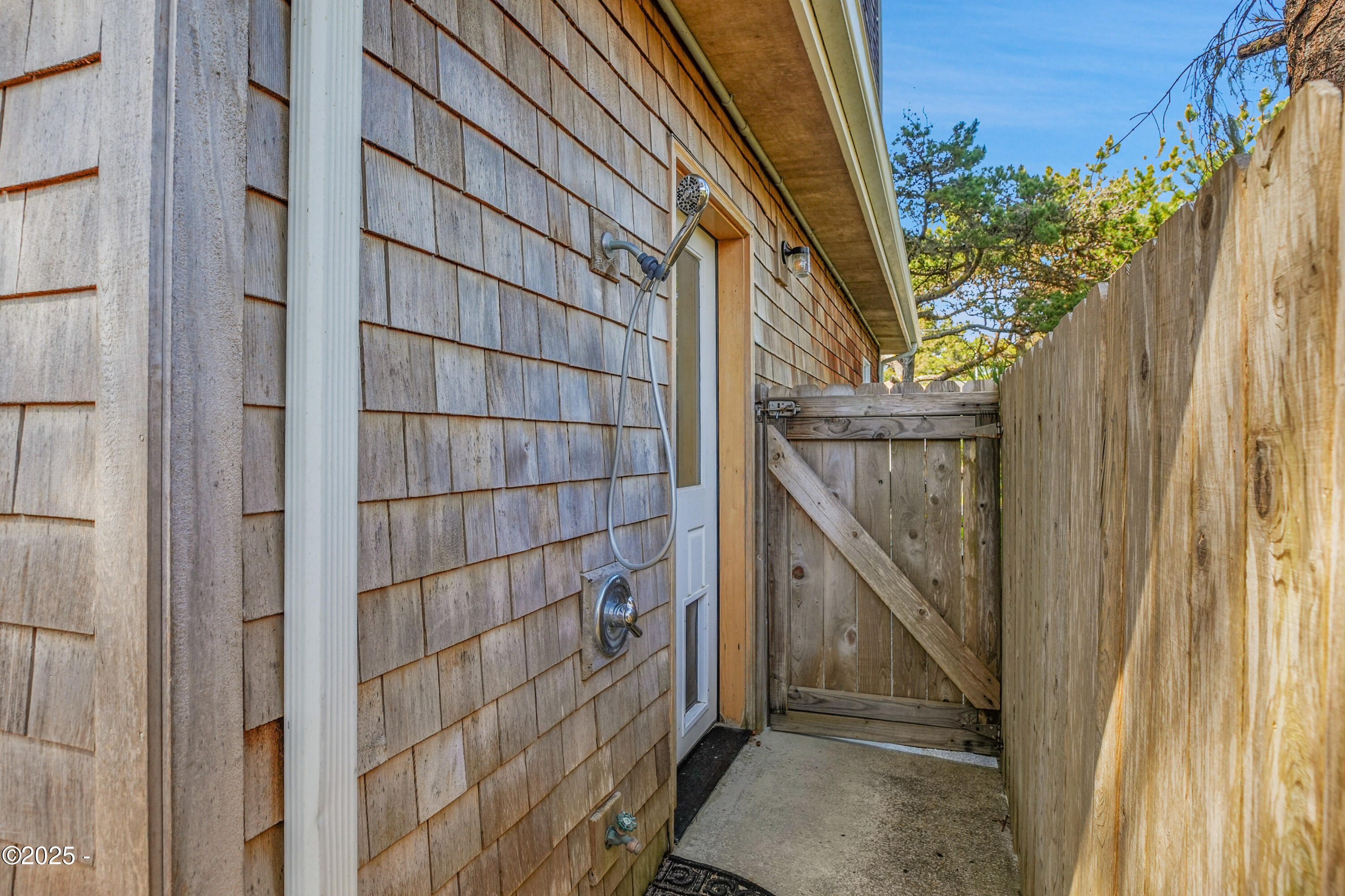 4365 Sheridan Avenue