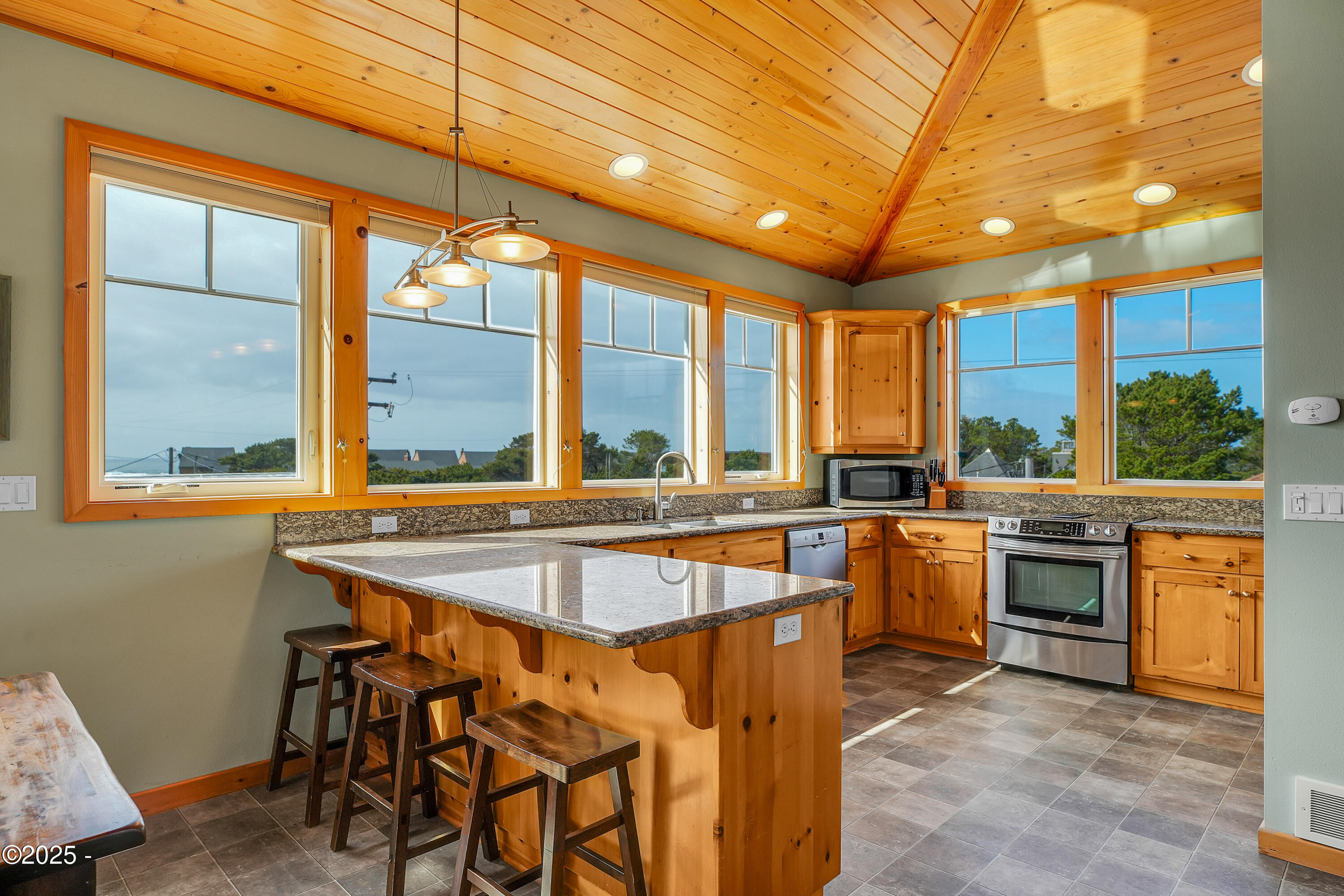 4365 Sheridan Avenue