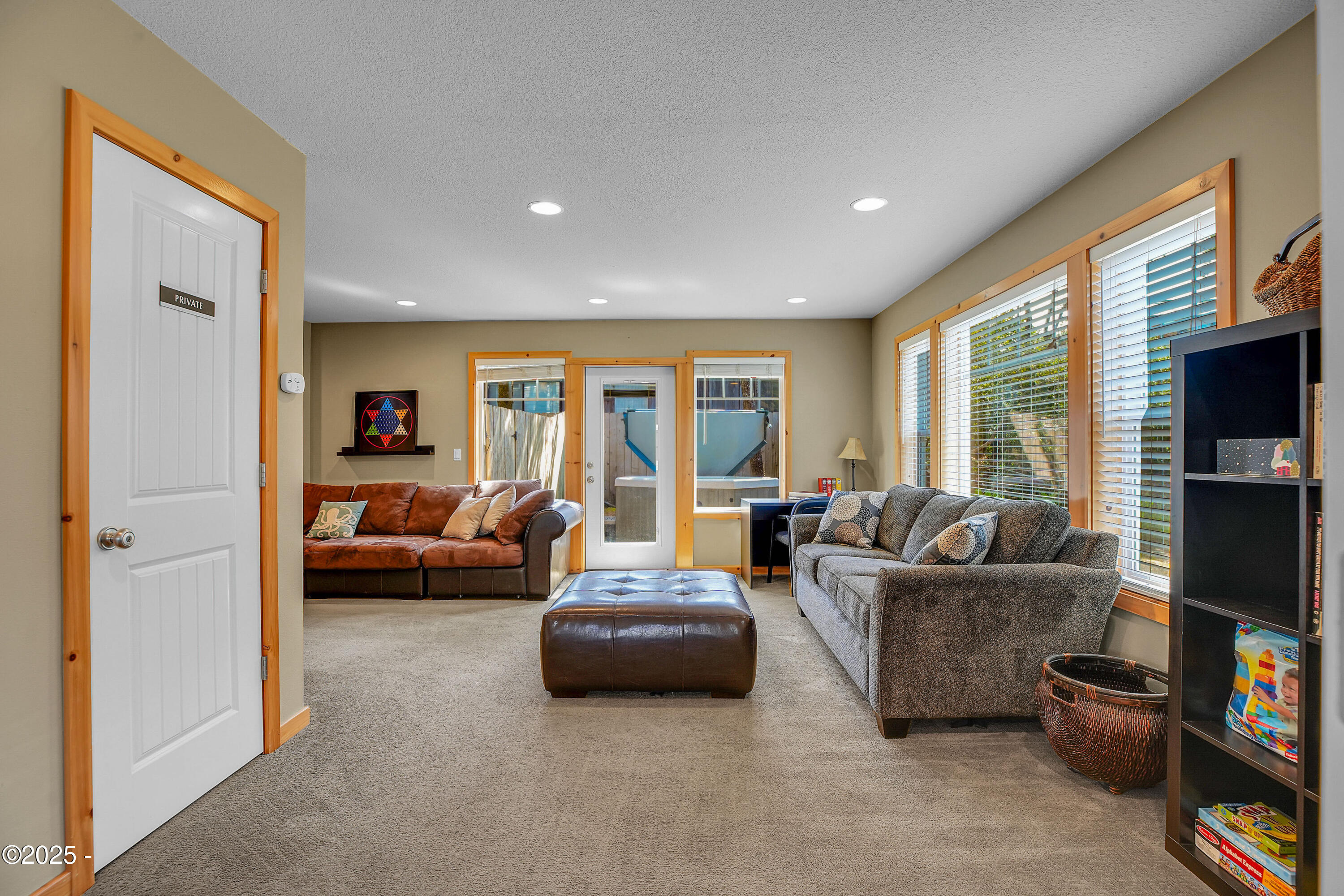 4365 Sheridan Avenue