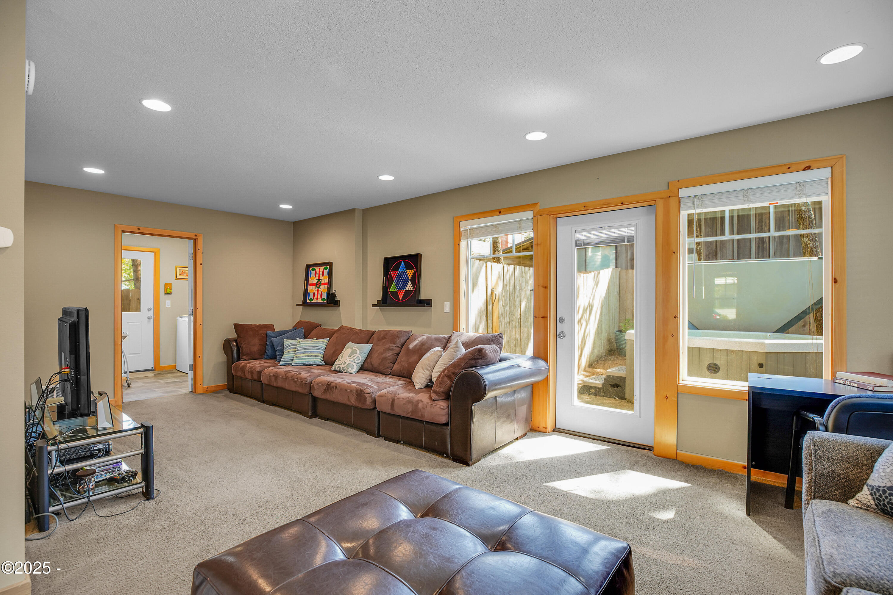 4365 Sheridan Avenue