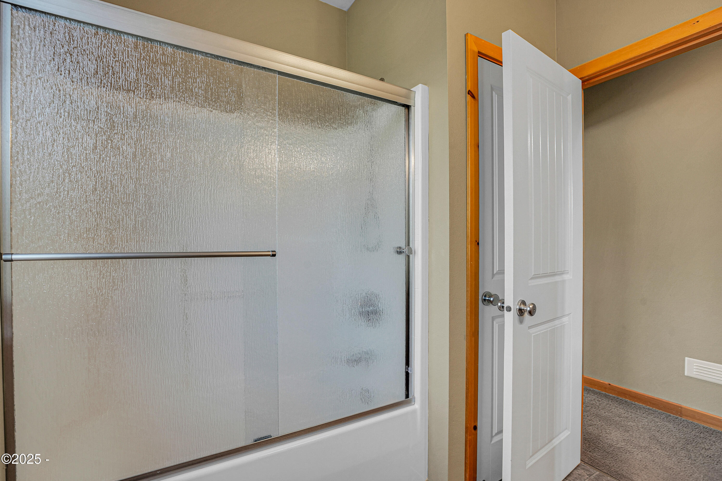 4365 Sheridan Avenue