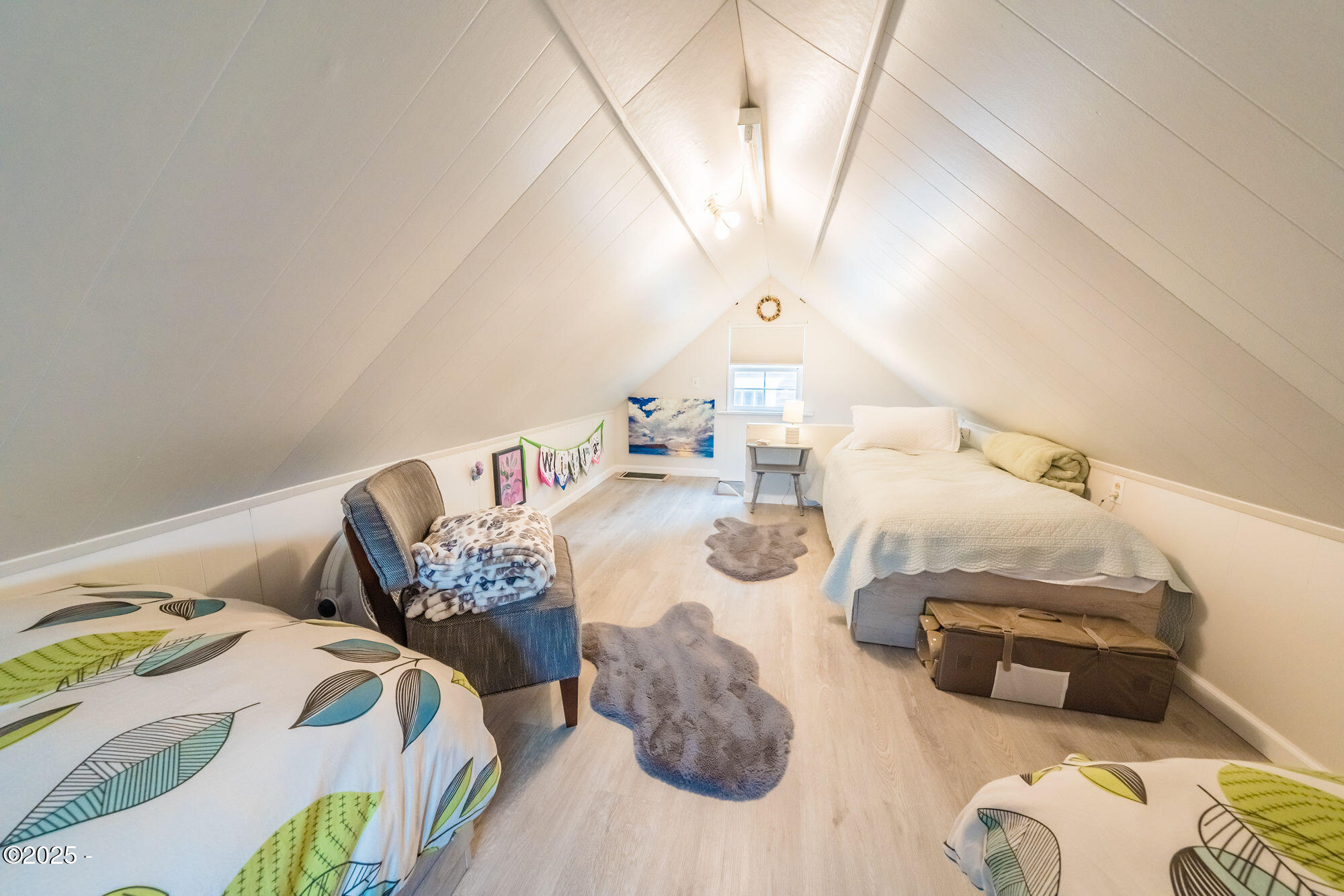 2729 SW Coast Avenue