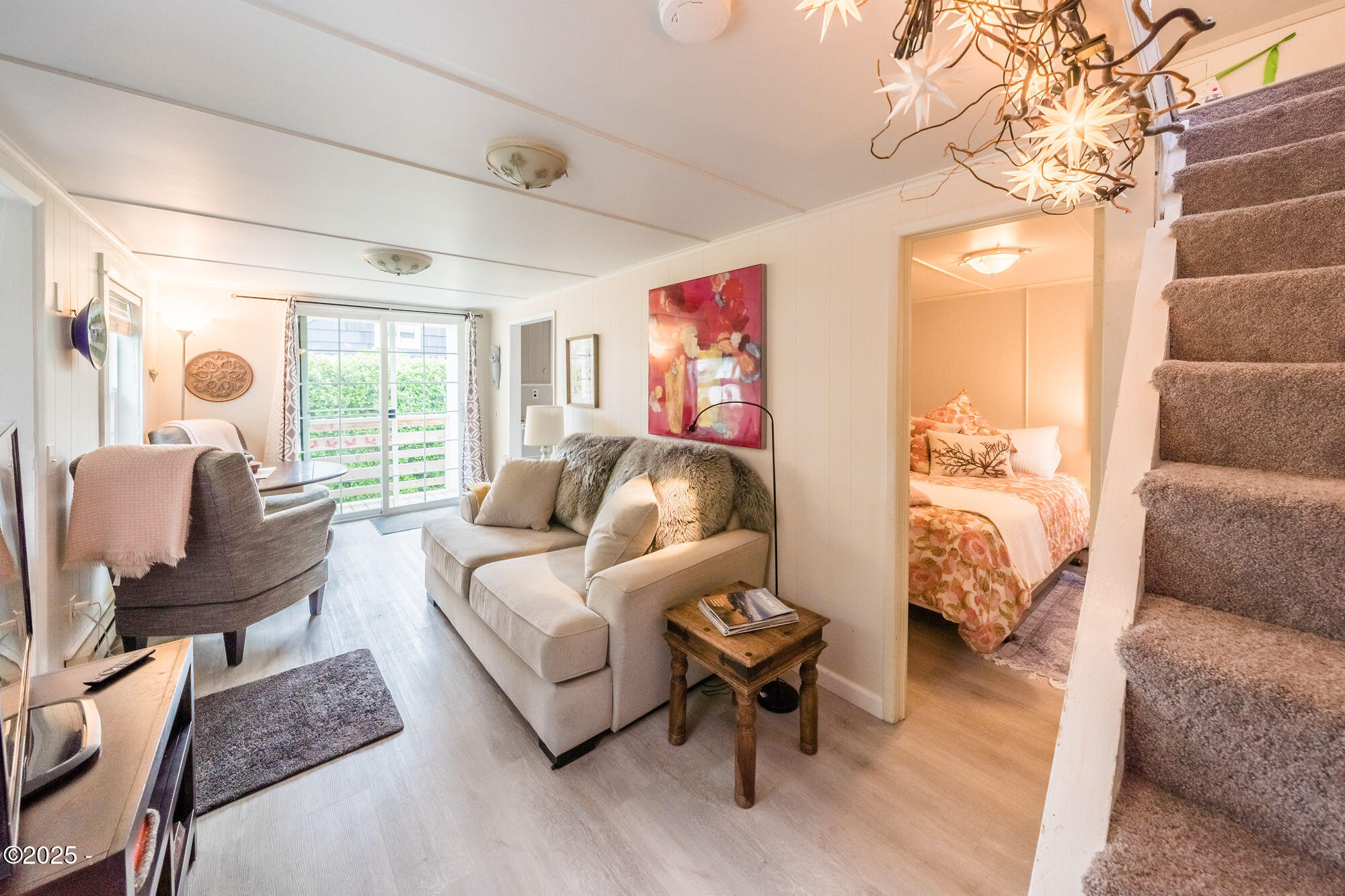 2729 SW Coast Avenue