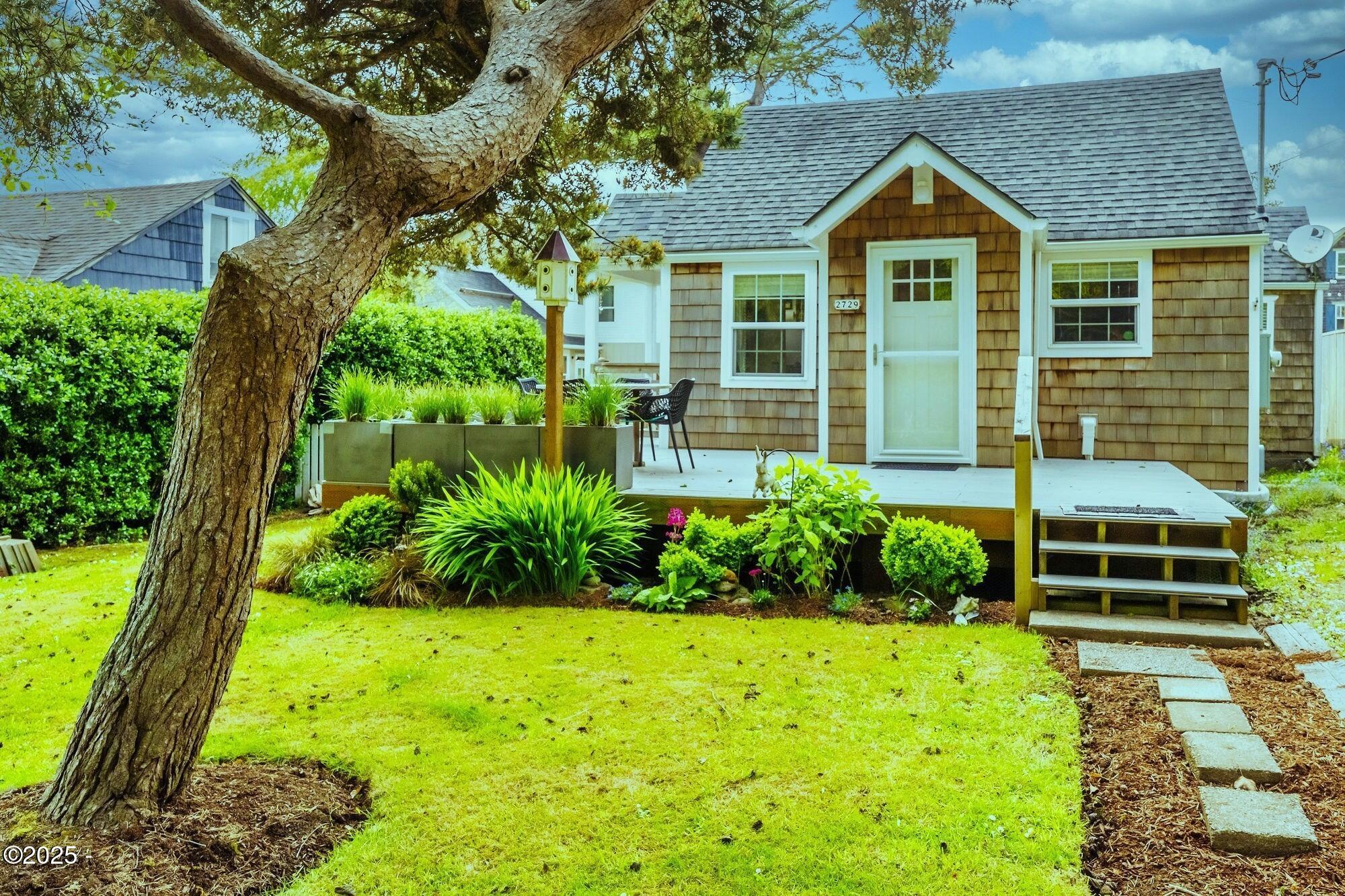 2729 SW Coast Avenue