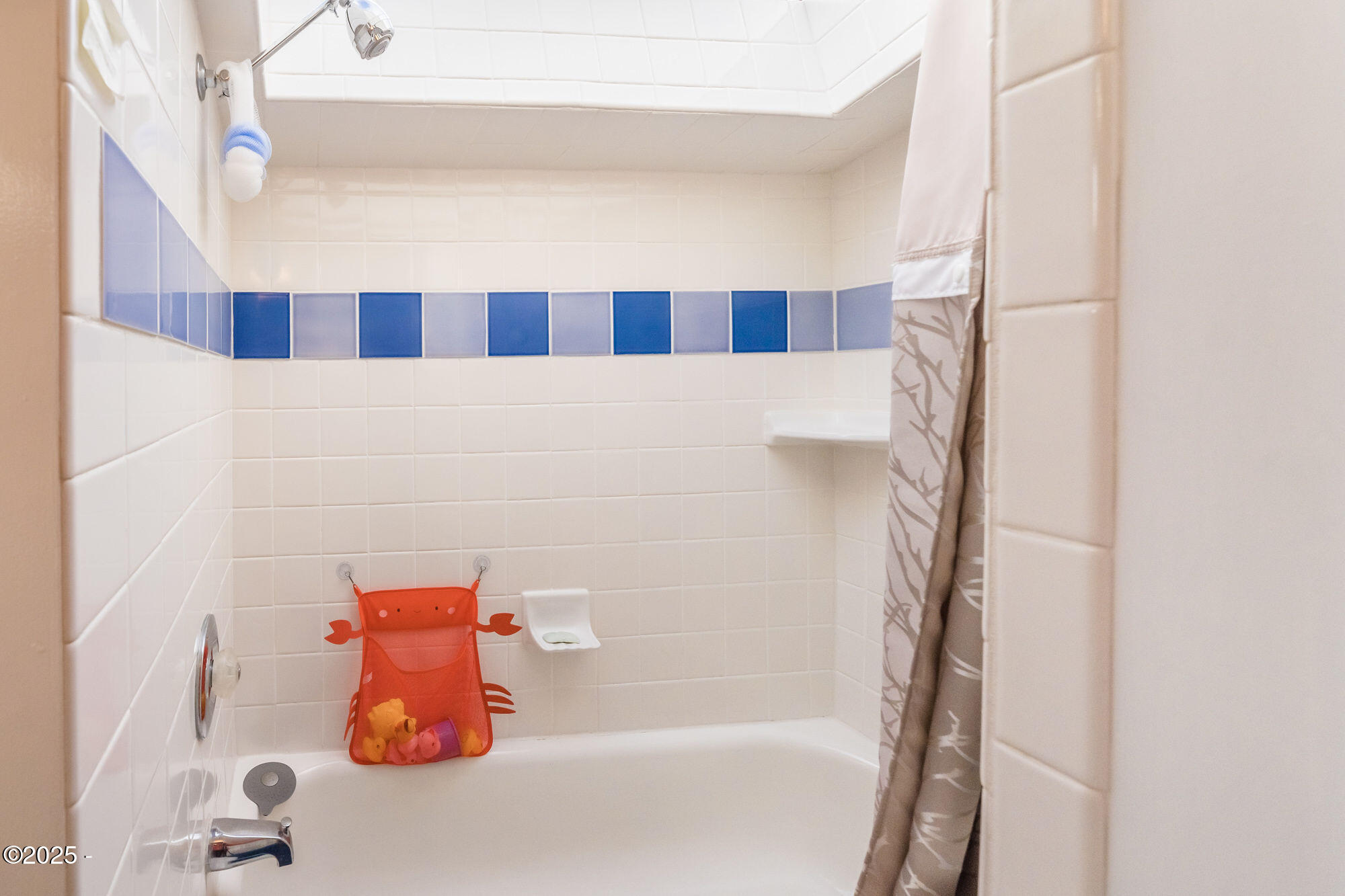 2729 SW Coast Avenue