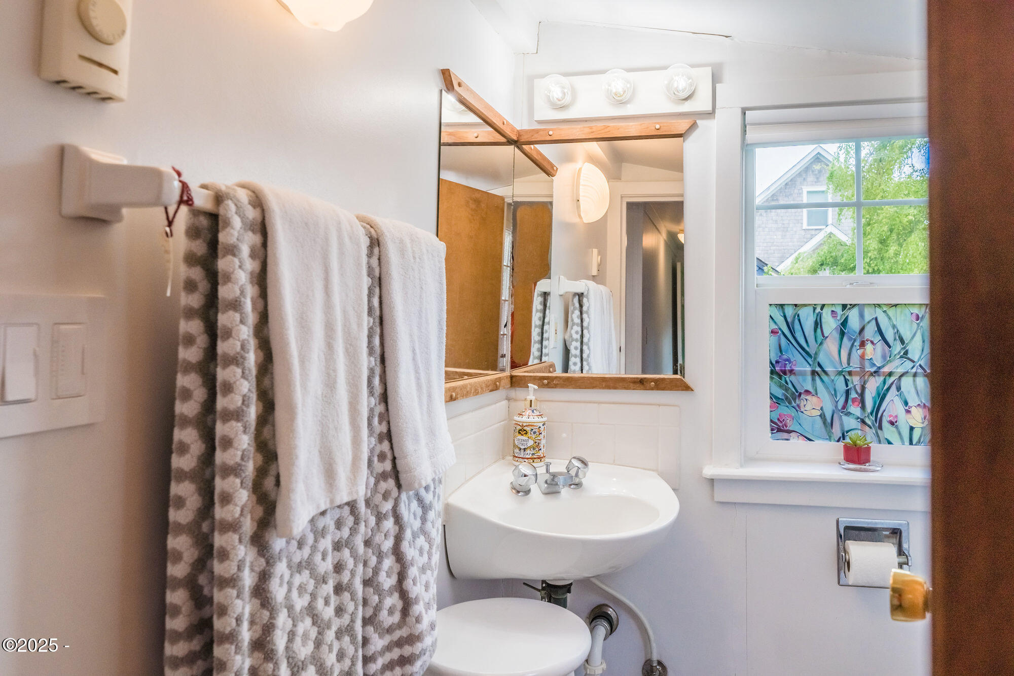 2729 SW Coast Avenue