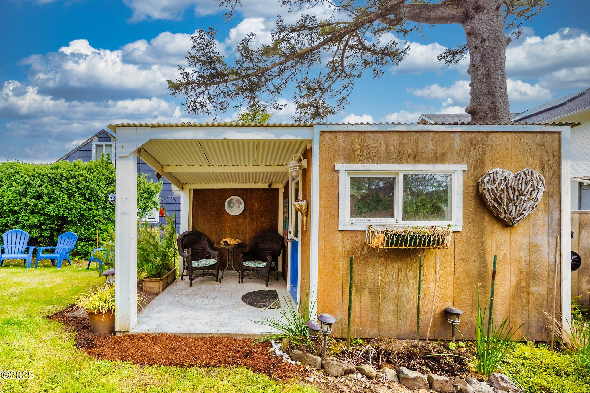 2729 SW Coast Avenue