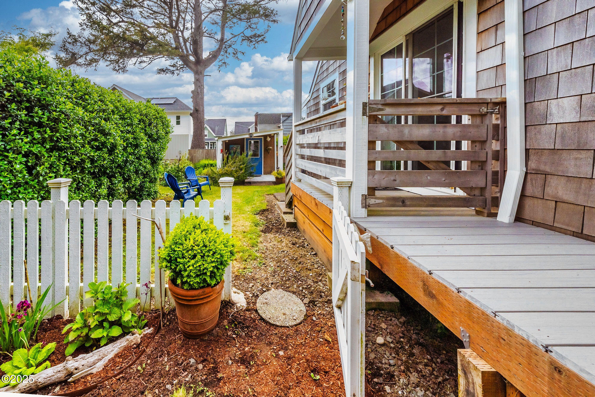 2729 SW Coast Avenue