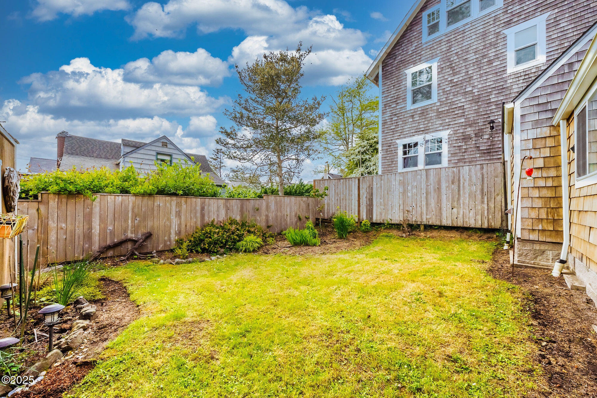 2729 SW Coast Avenue