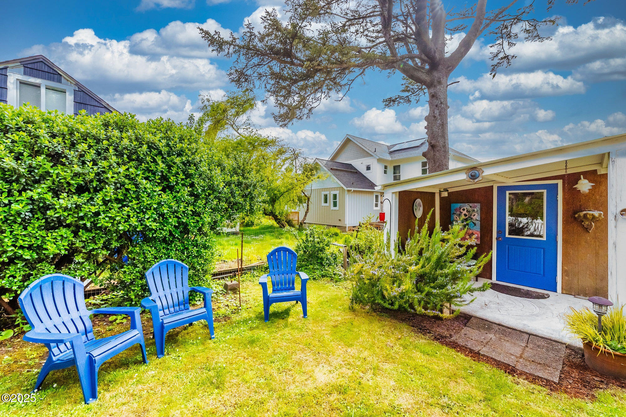 2729 SW Coast Avenue