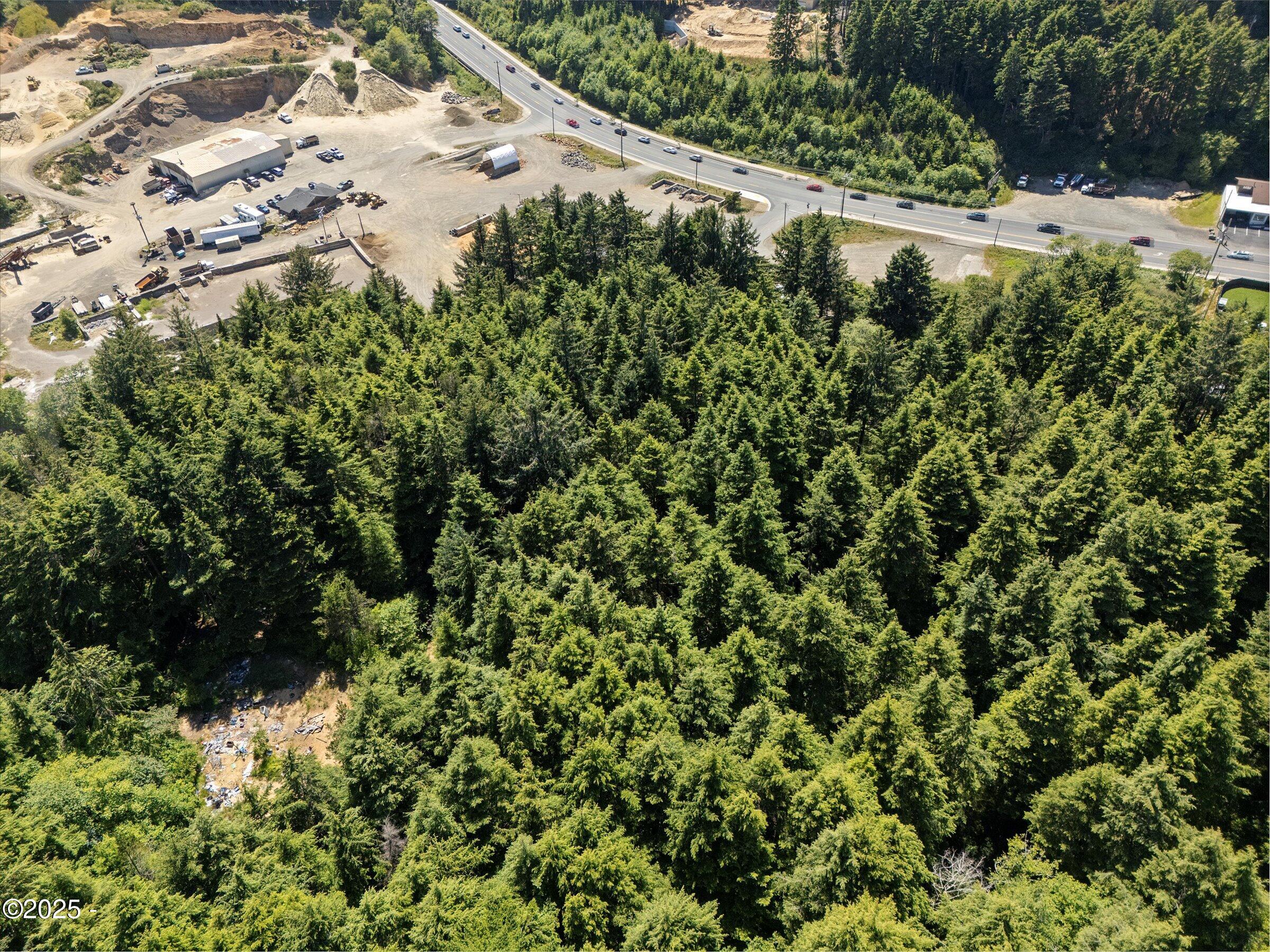 2240 SE Highway 101/1423 SE 23rd Dr