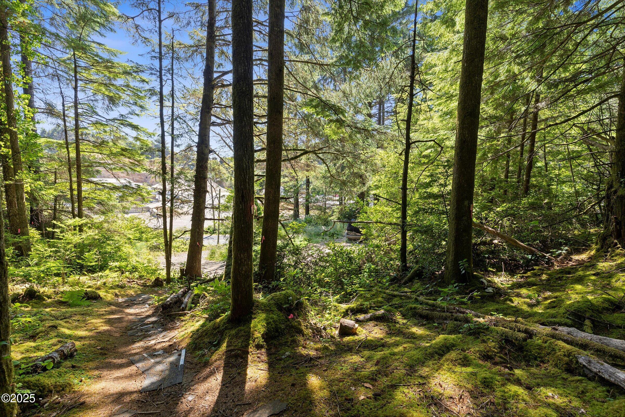 2240 SE Highway 101/1423 SE 23rd Dr