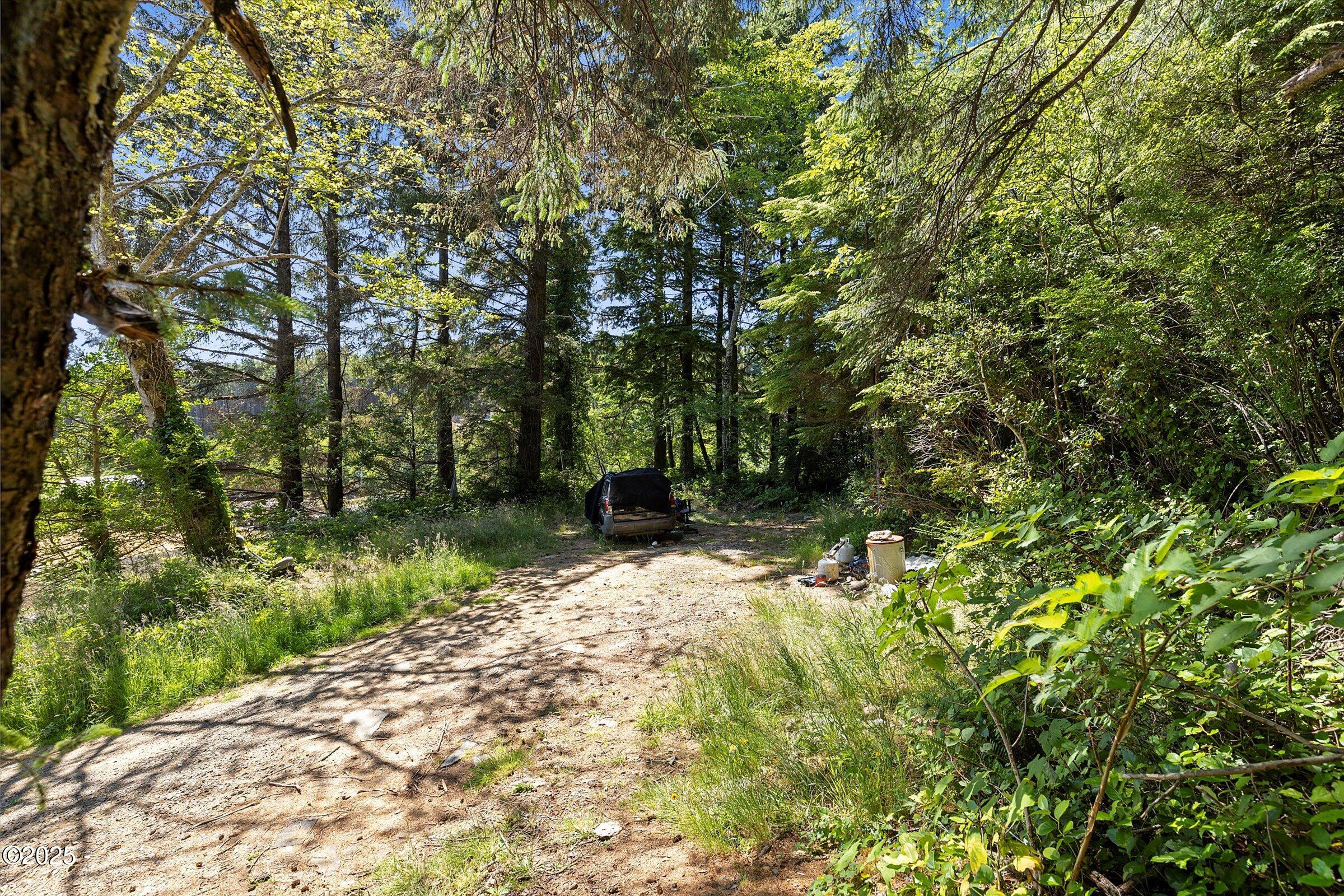 2240 SE Highway 101/1423 SE 23rd Dr