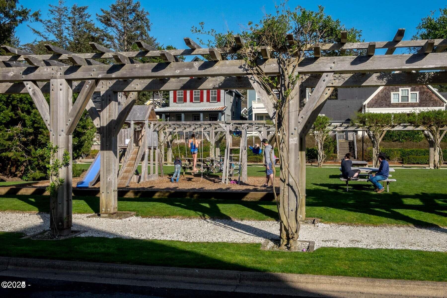 2591 SW Barnacle Avenue