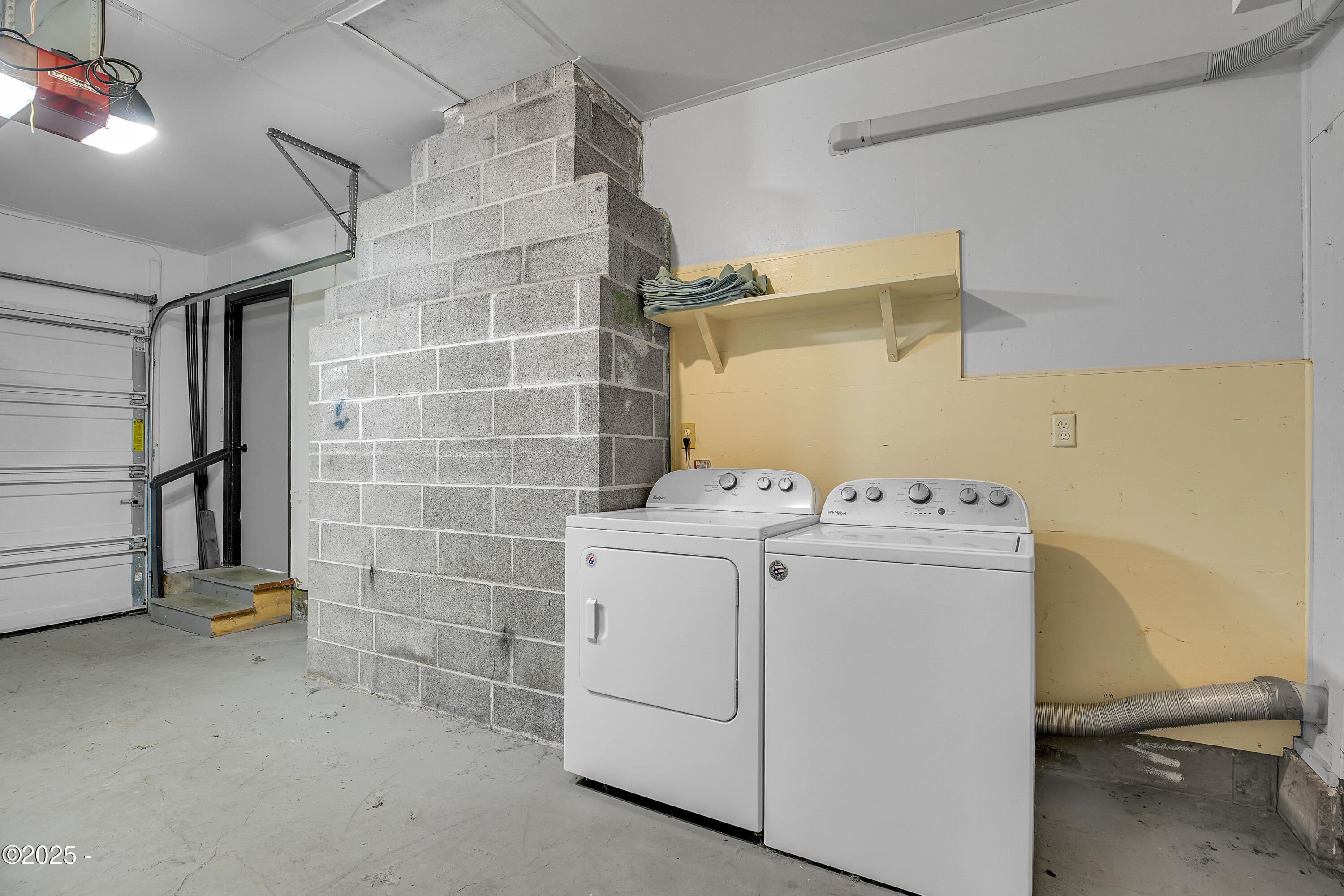 360 NE Edgecliff Drive