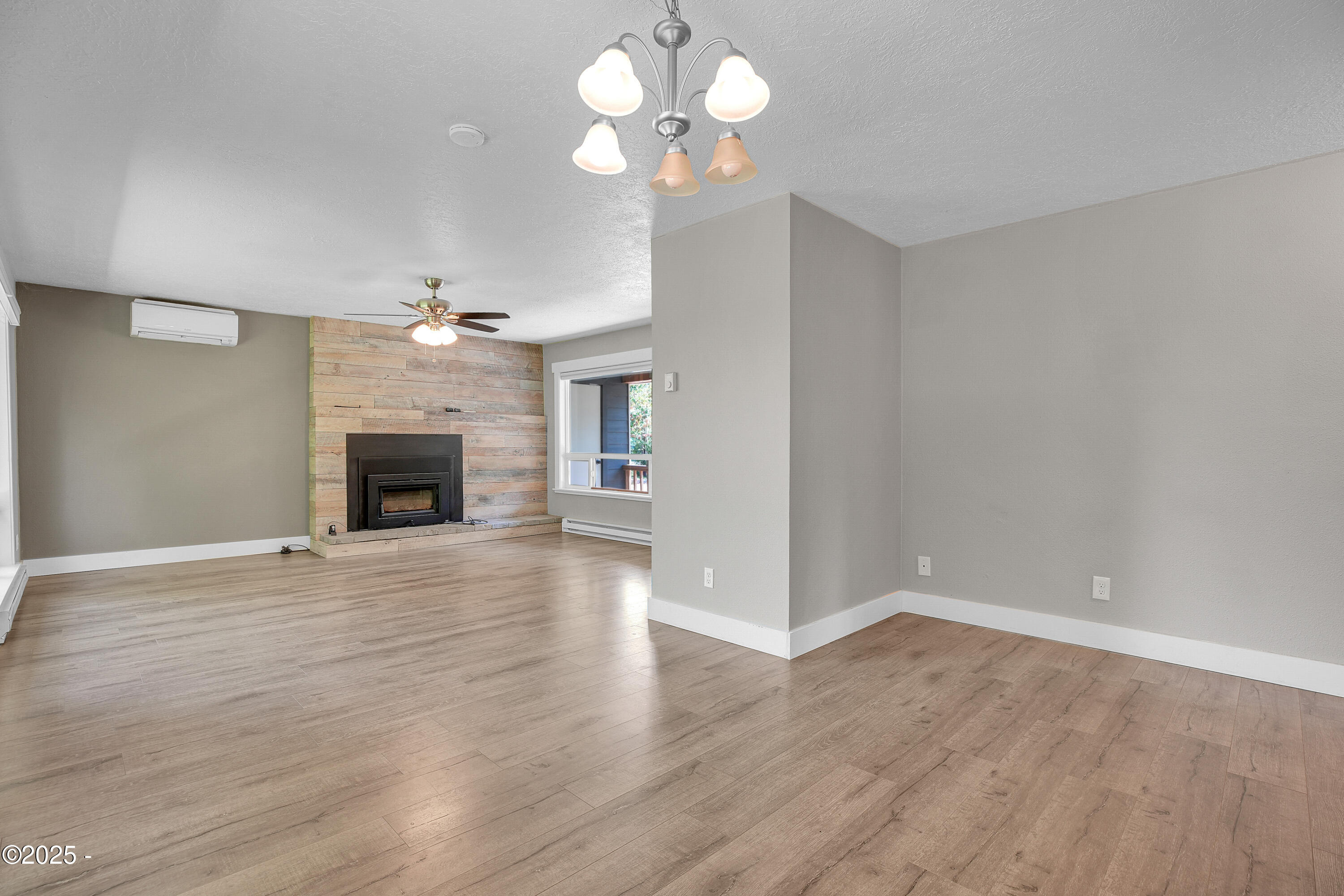 360 NE Edgecliff Drive