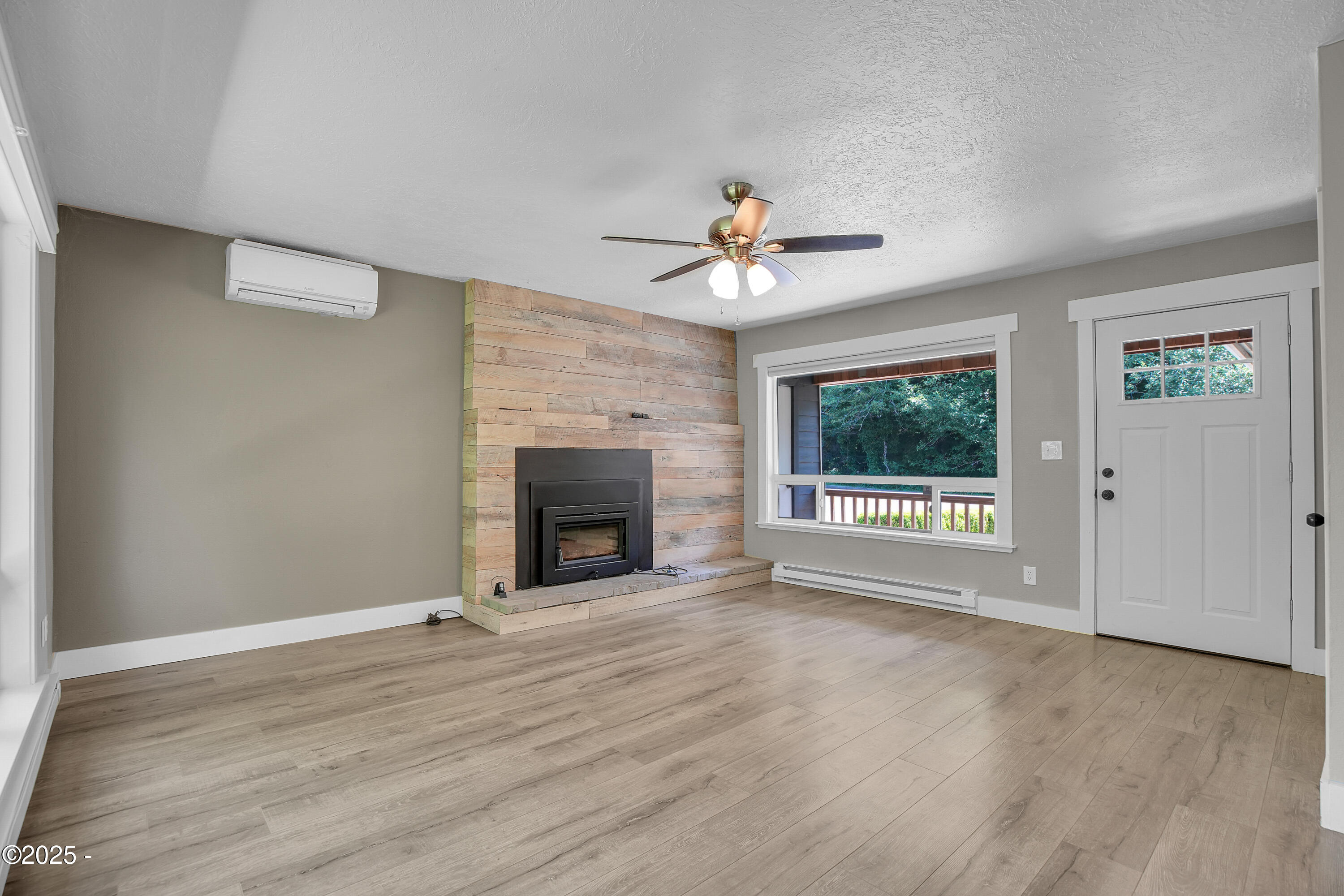 360 NE Edgecliff Drive