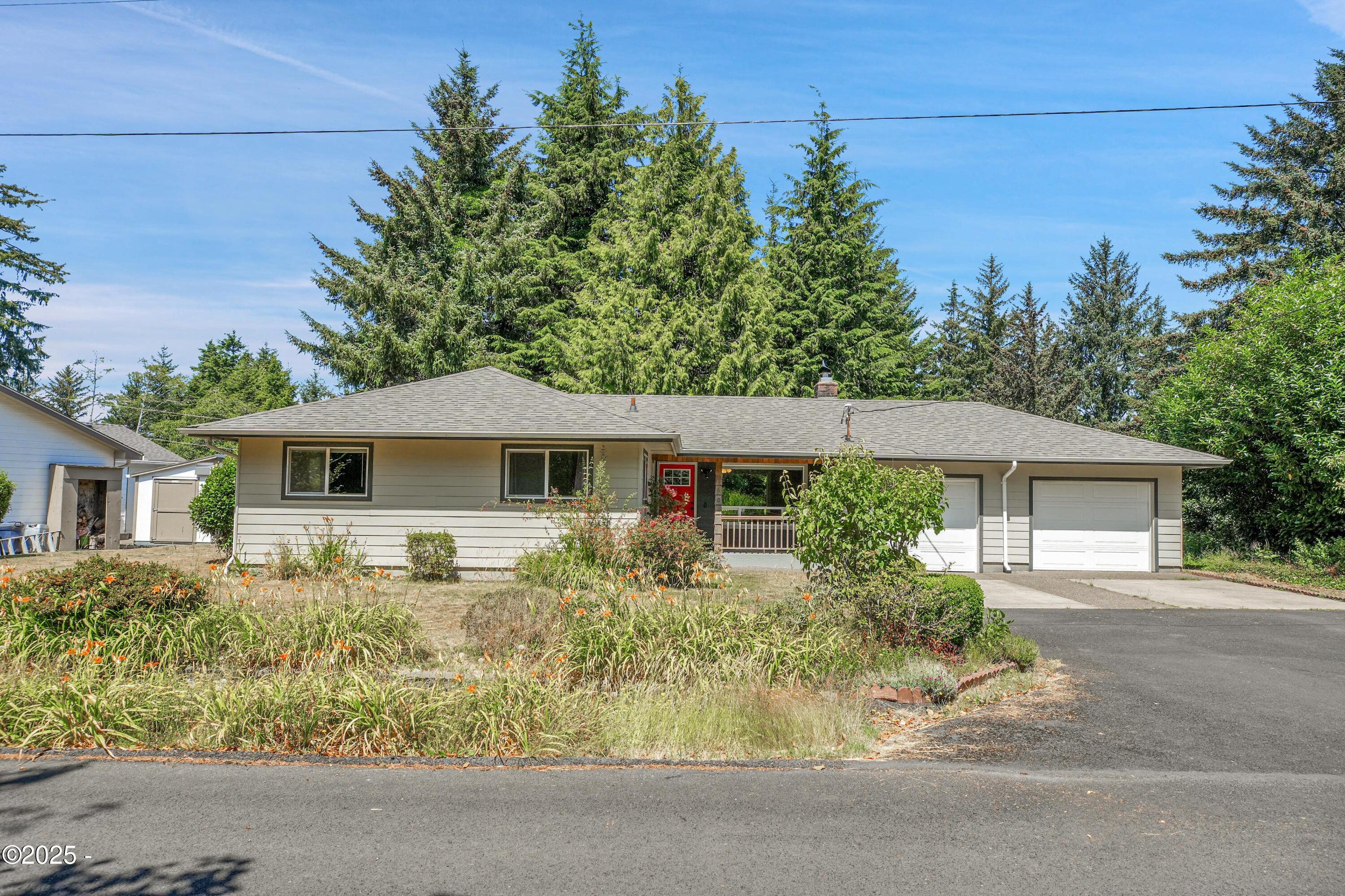 360 NE Edgecliff Drive