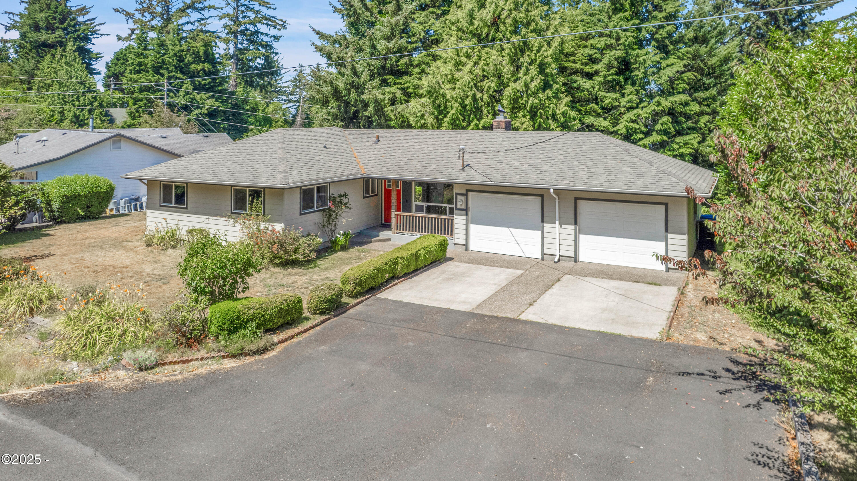 360 NE Edgecliff Drive