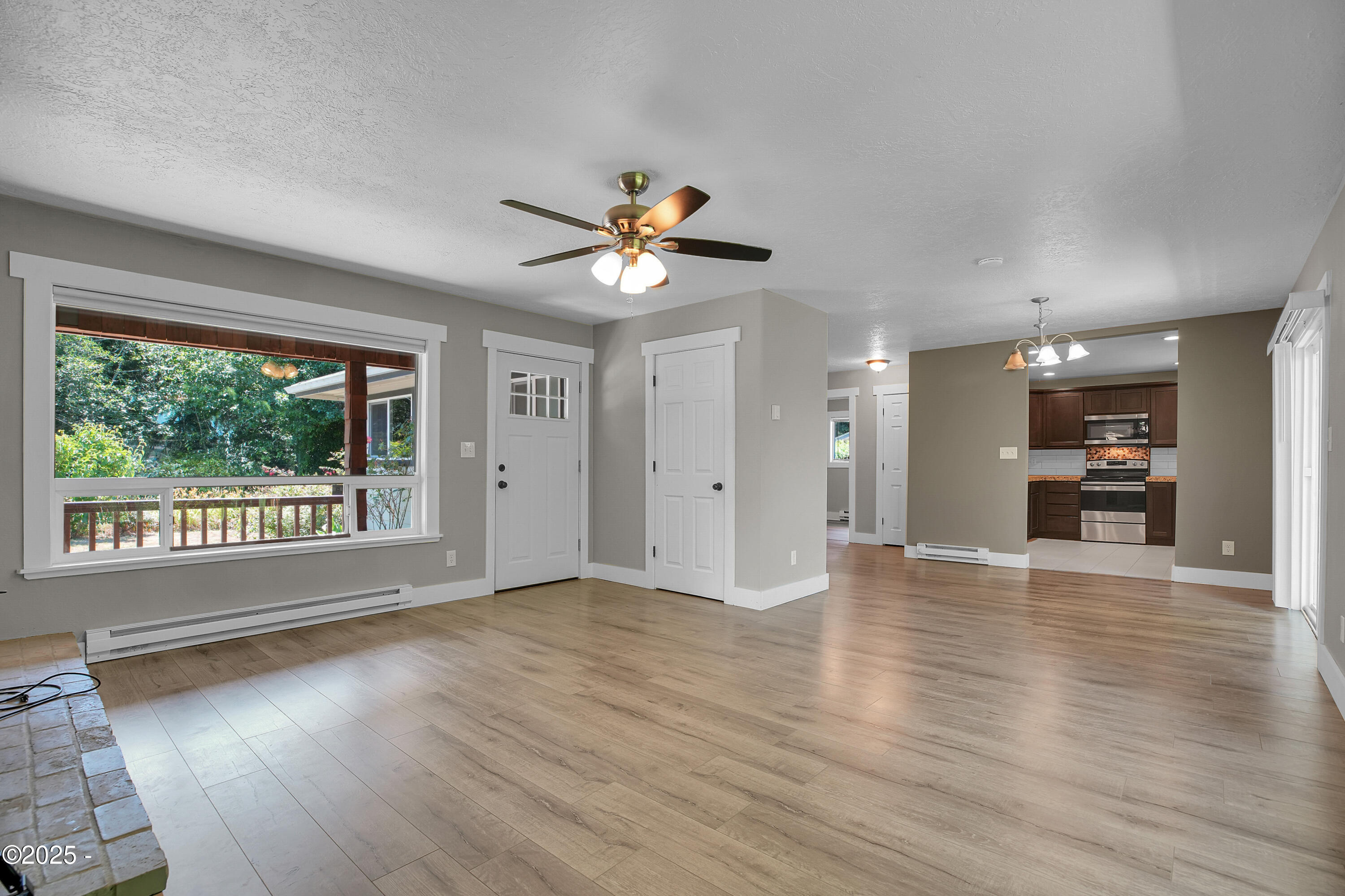 360 NE Edgecliff Drive