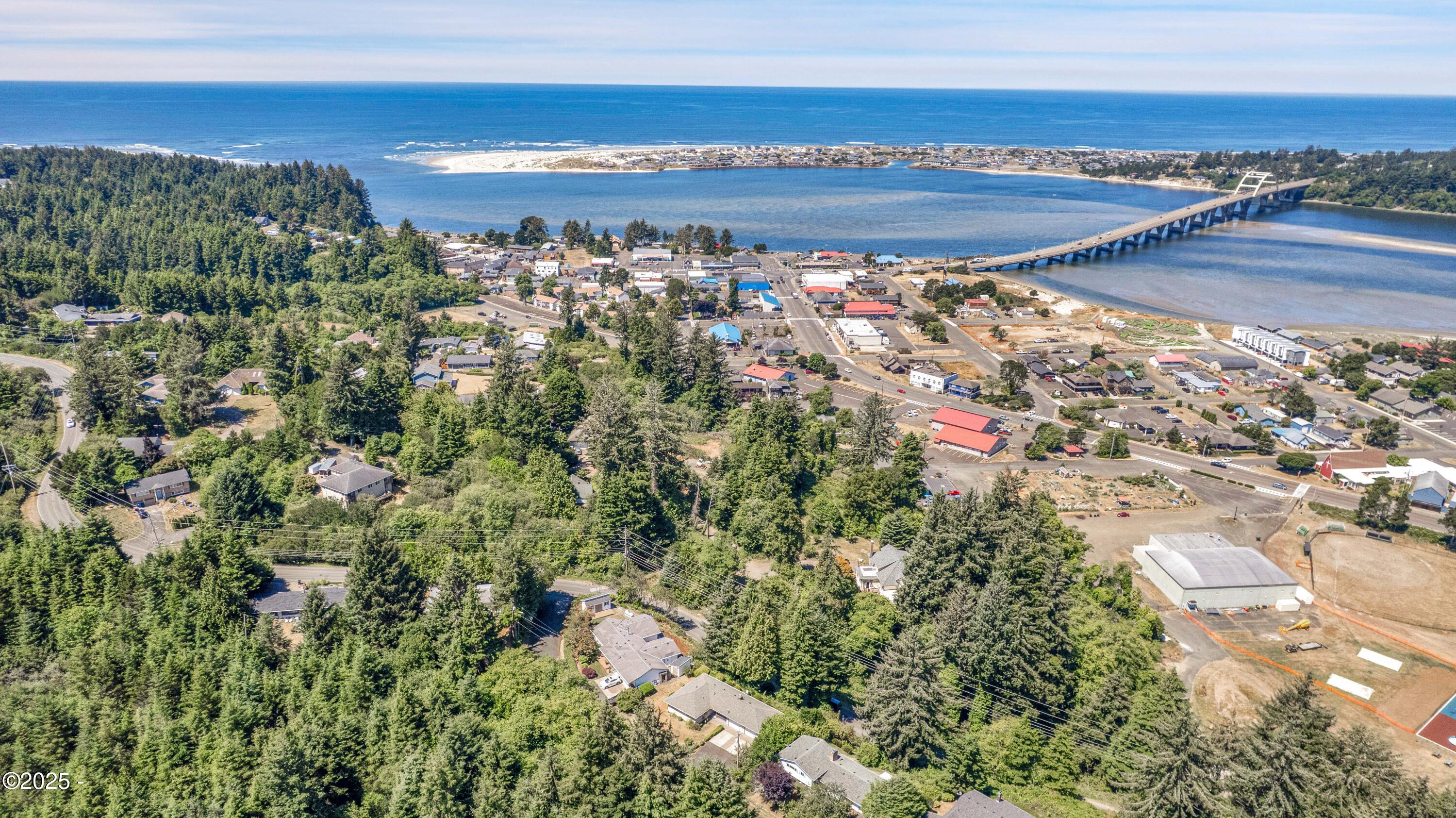 360 NE Edgecliff Drive