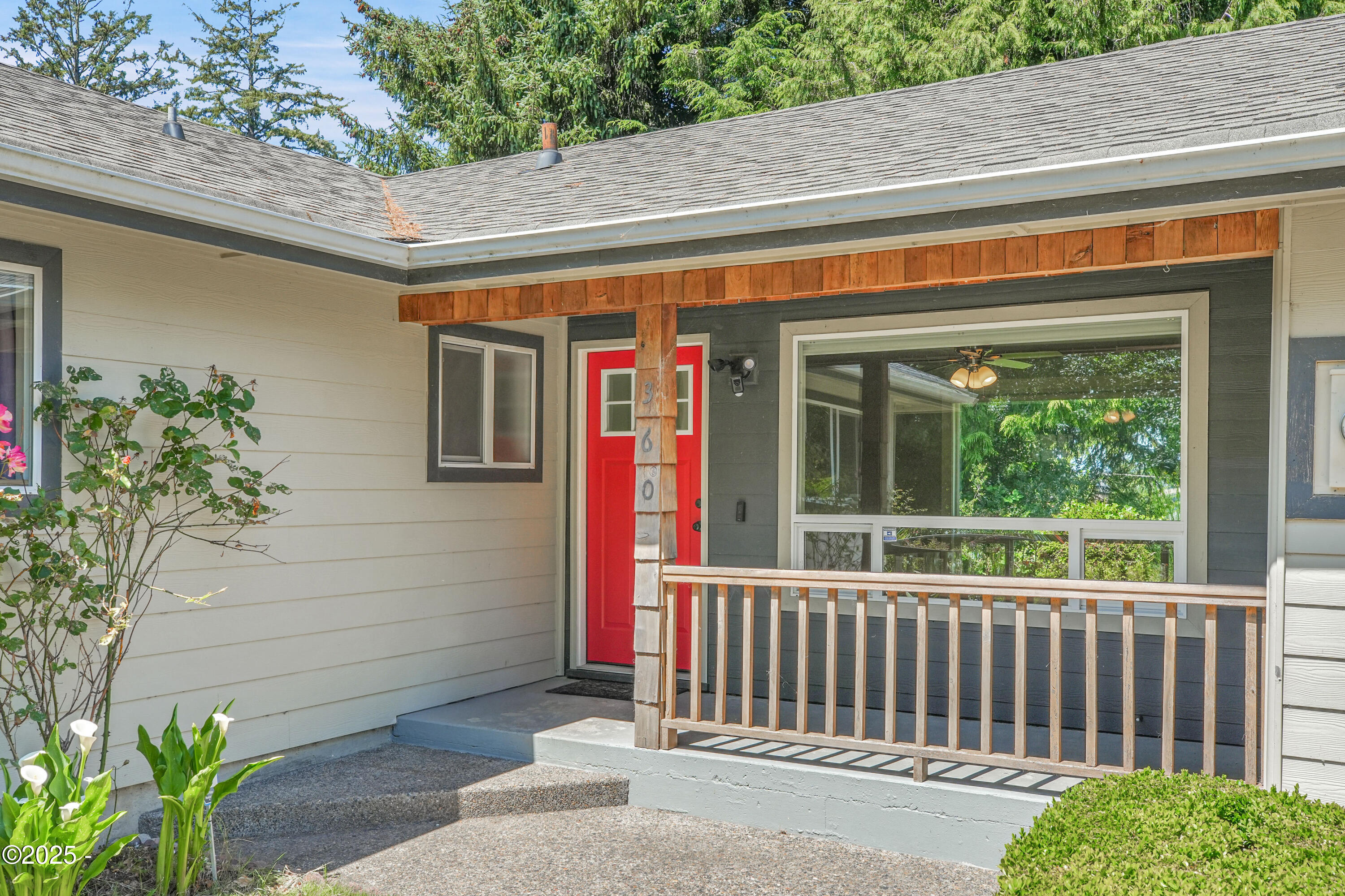 360 NE Edgecliff Drive