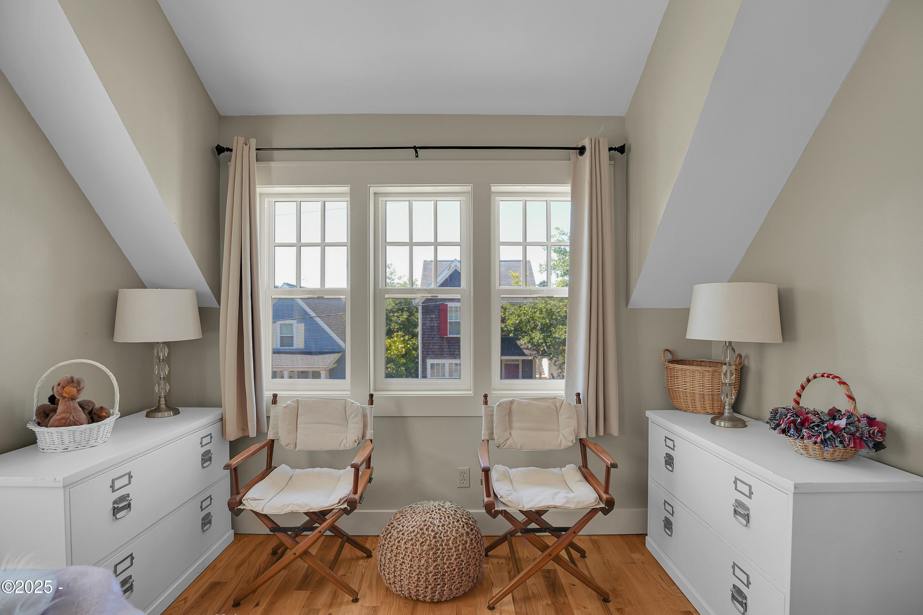 2746 SW Beach Avenue