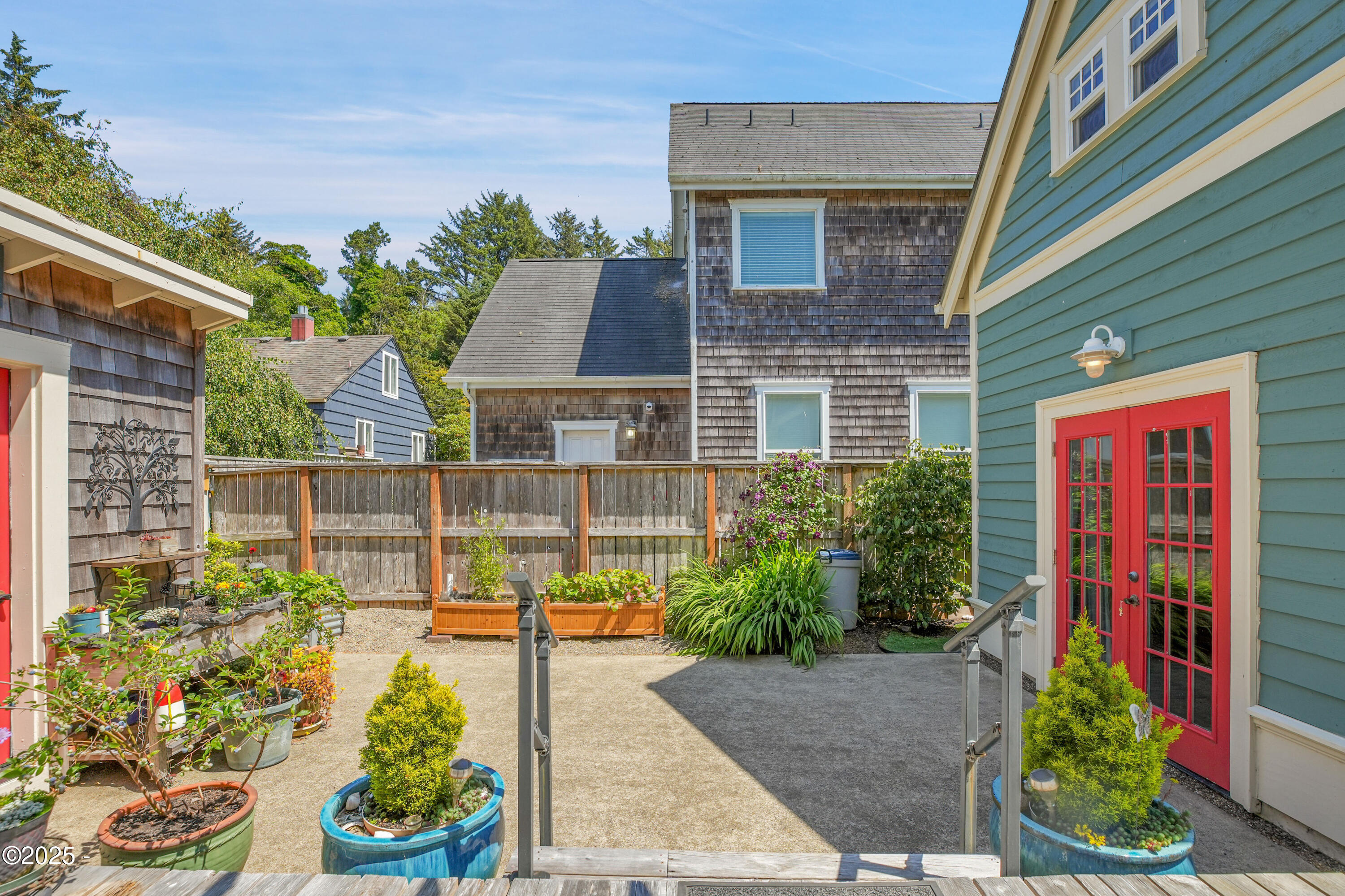 2746 SW Beach Avenue