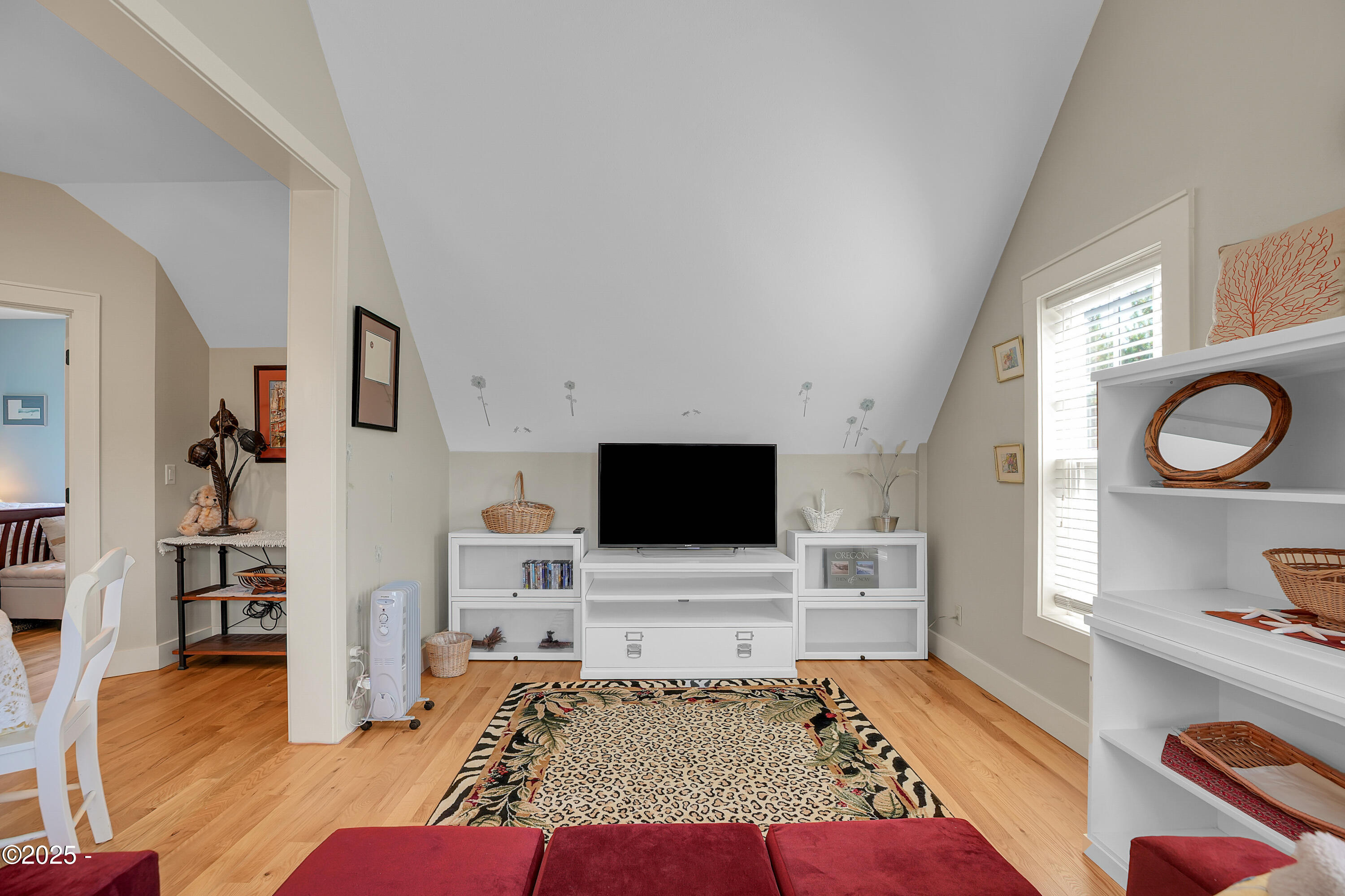 2746 SW Beach Avenue