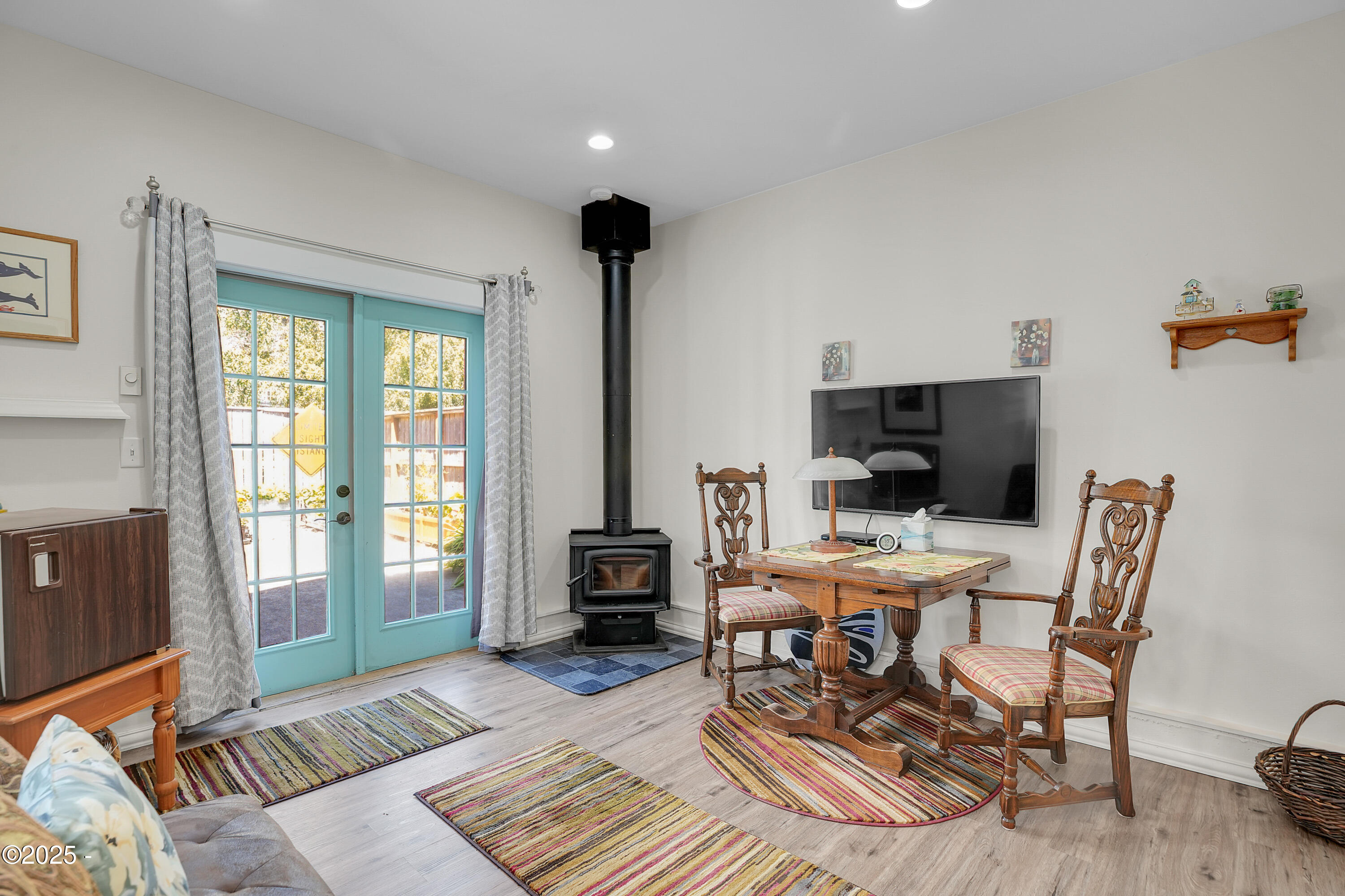 2746 SW Beach Avenue