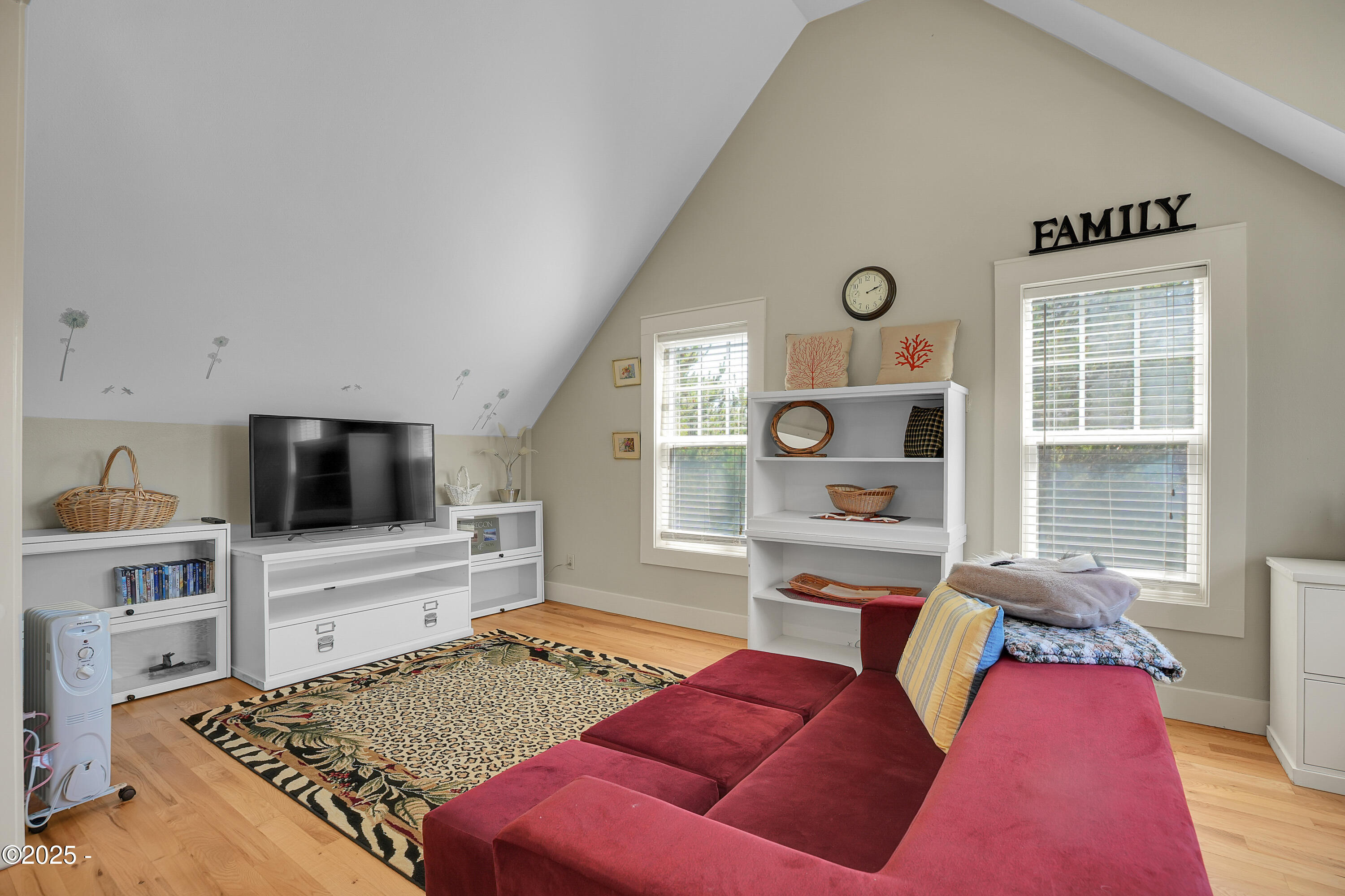 2746 SW Beach Avenue